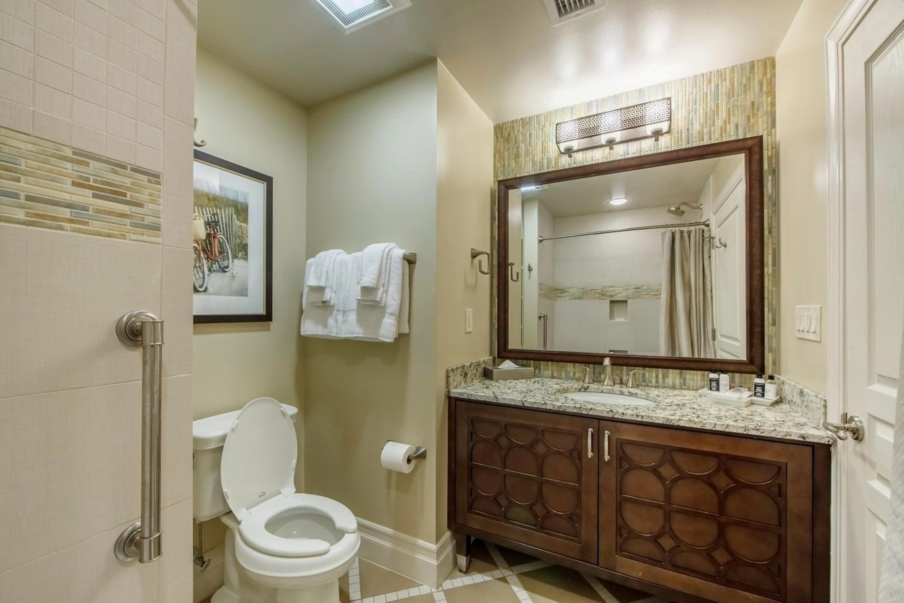 Photo of the whole room in Holiday Inn Club Vacations South Beach Resort