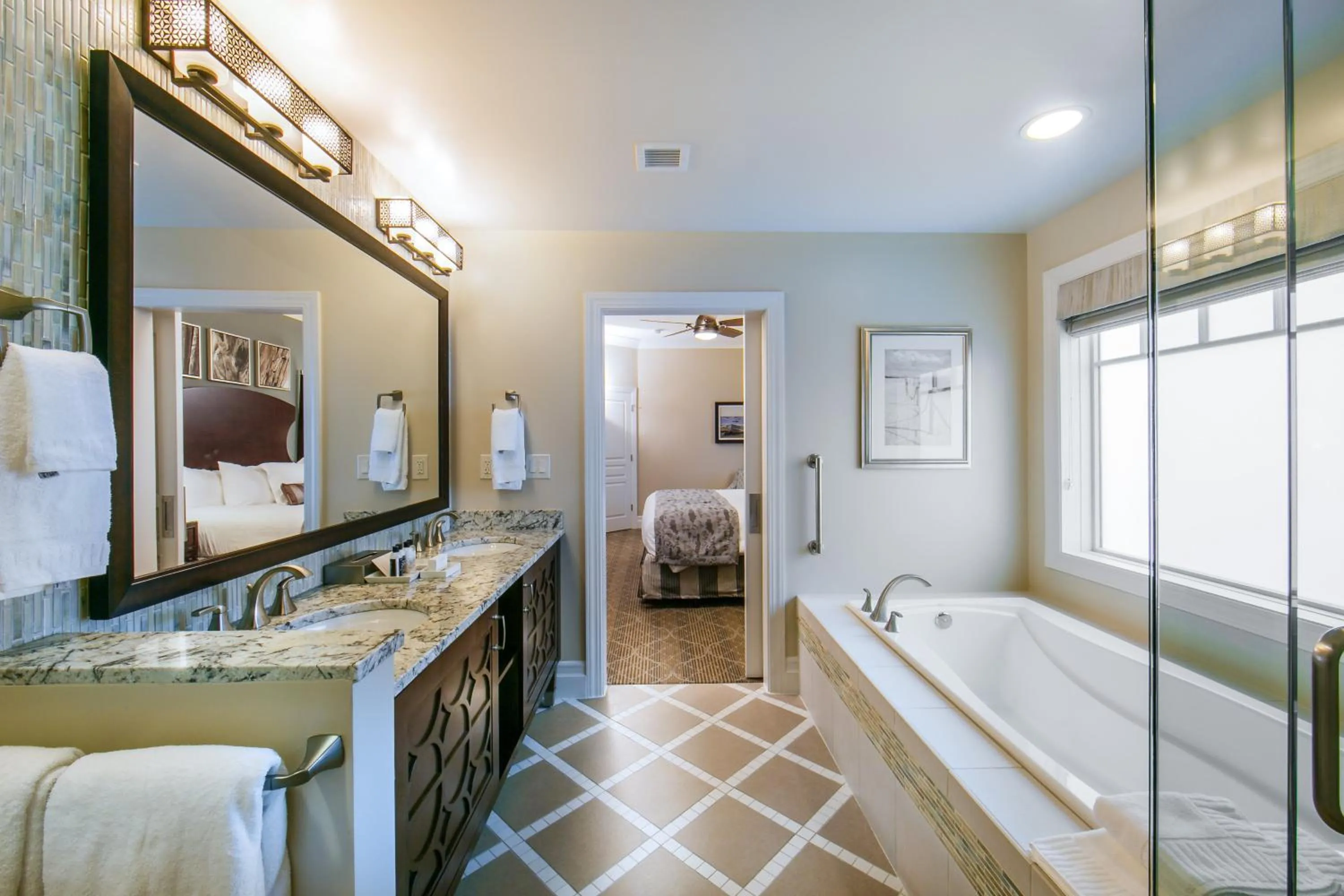 Photo of the whole room, Bed in Holiday Inn Club Vacations South Beach Resort