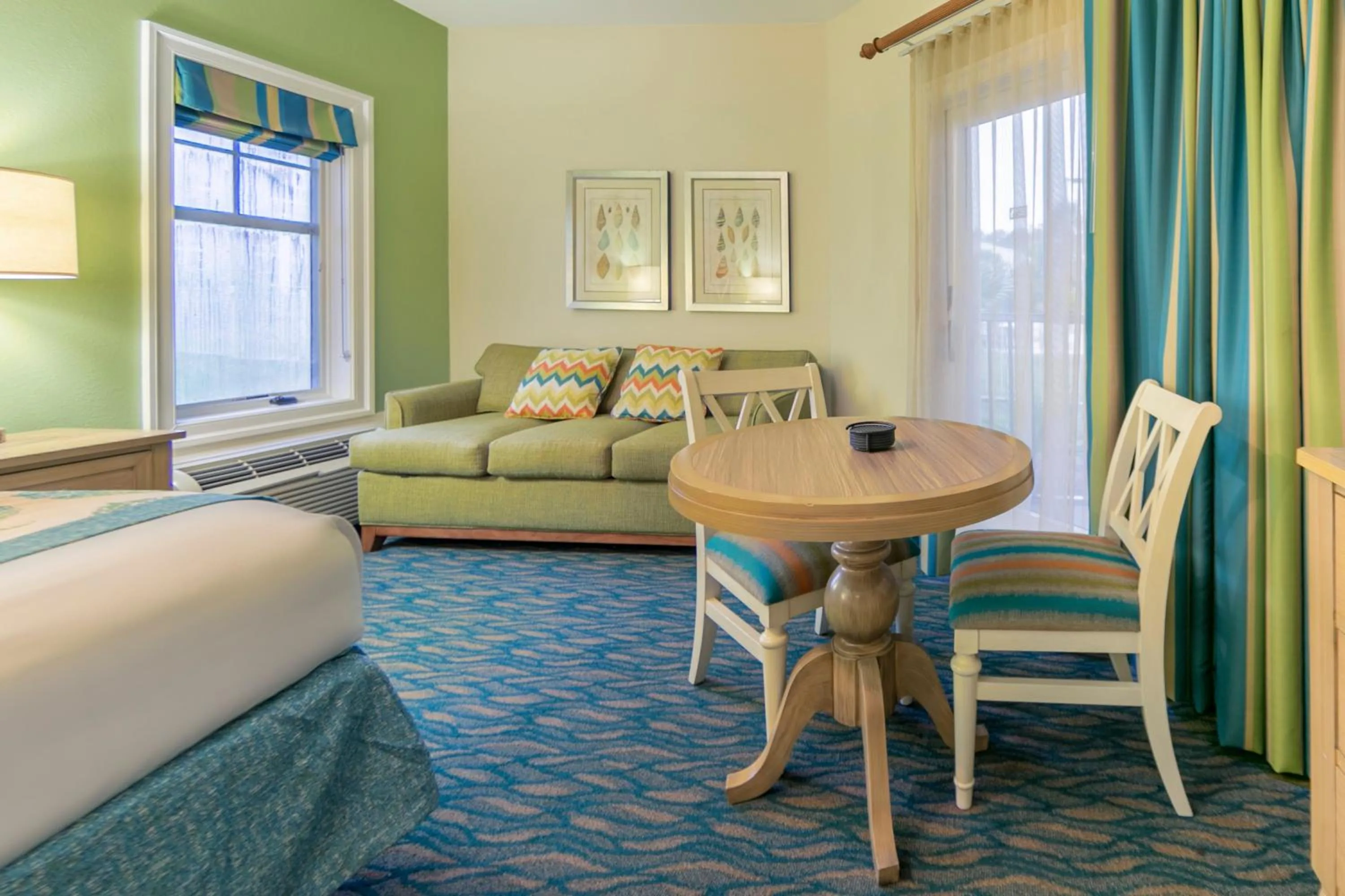 Photo of the whole room, Bed in Holiday Inn Club Vacations South Beach Resort