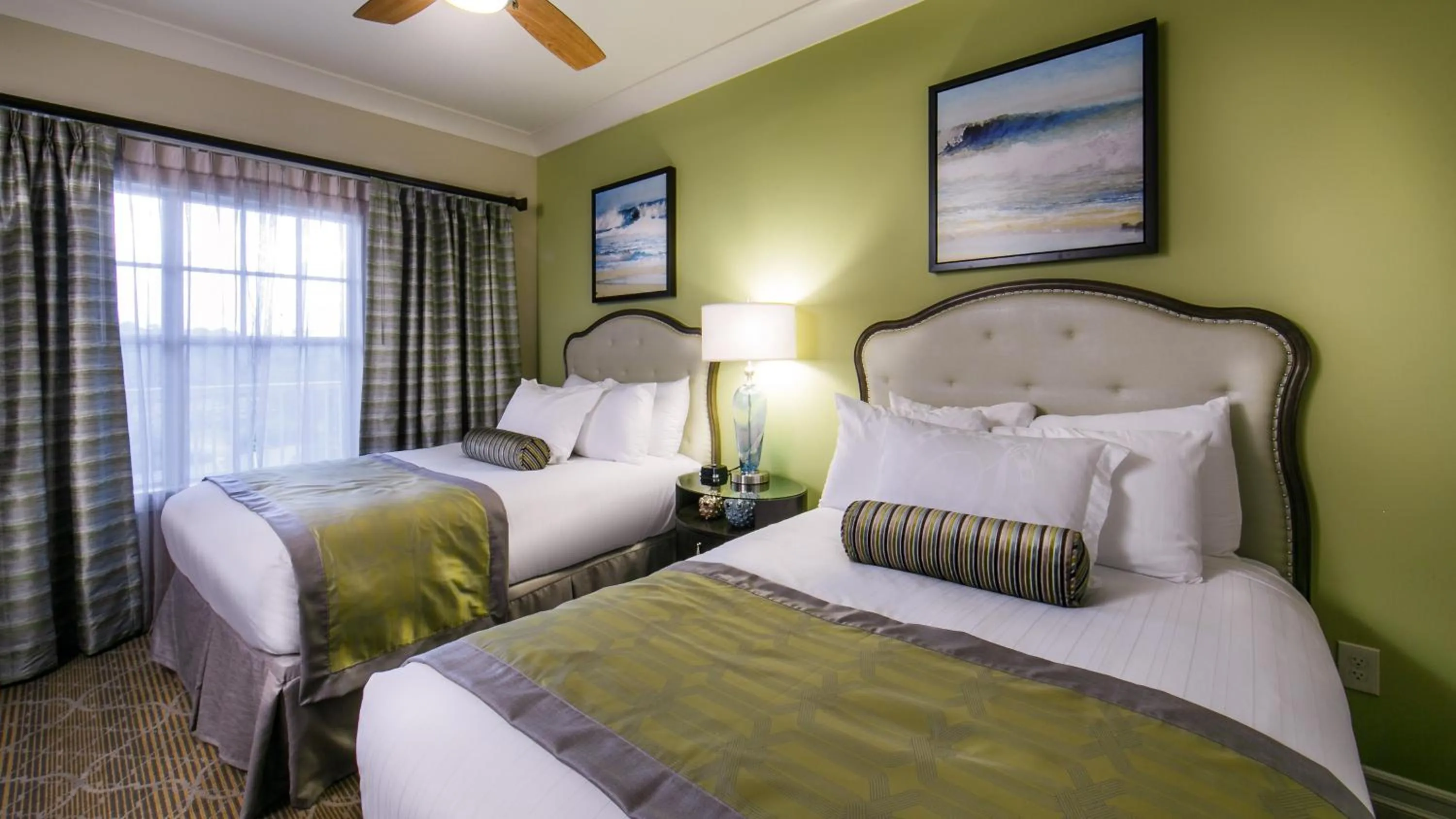 Photo of the whole room, Bed in Holiday Inn Club Vacations South Beach Resort