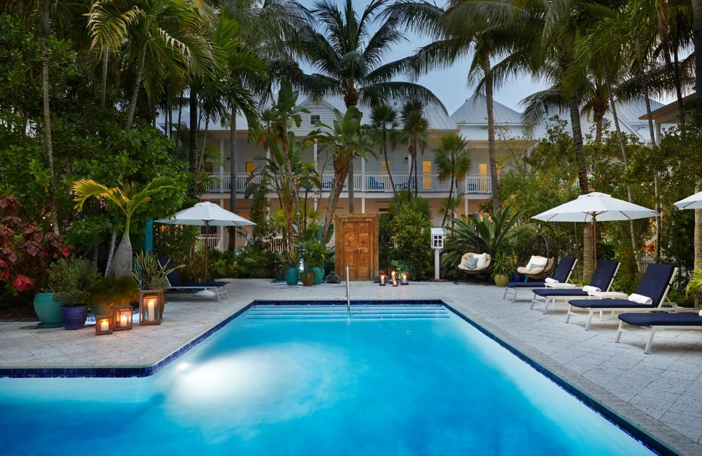 Swimming pool in Parrot Key Hotel & Villas