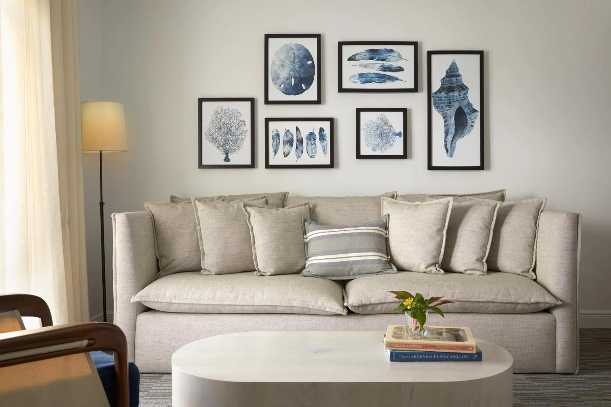 Living room in Parrot Key Hotel & Villas