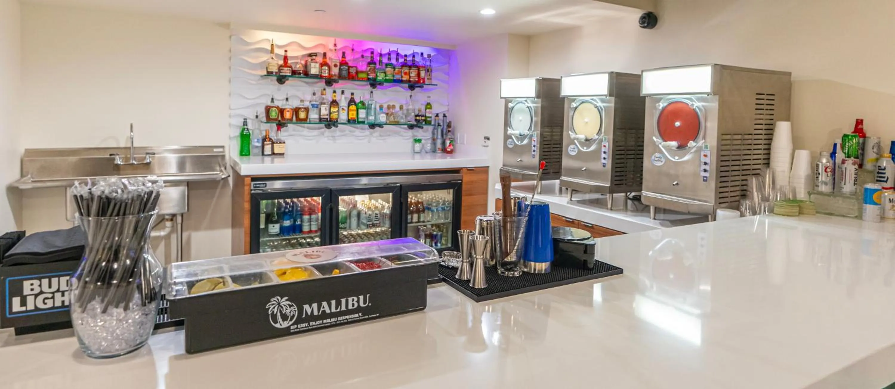 Lounge or bar in Holiday Inn New Orleans-Downtown Superdome by IHG