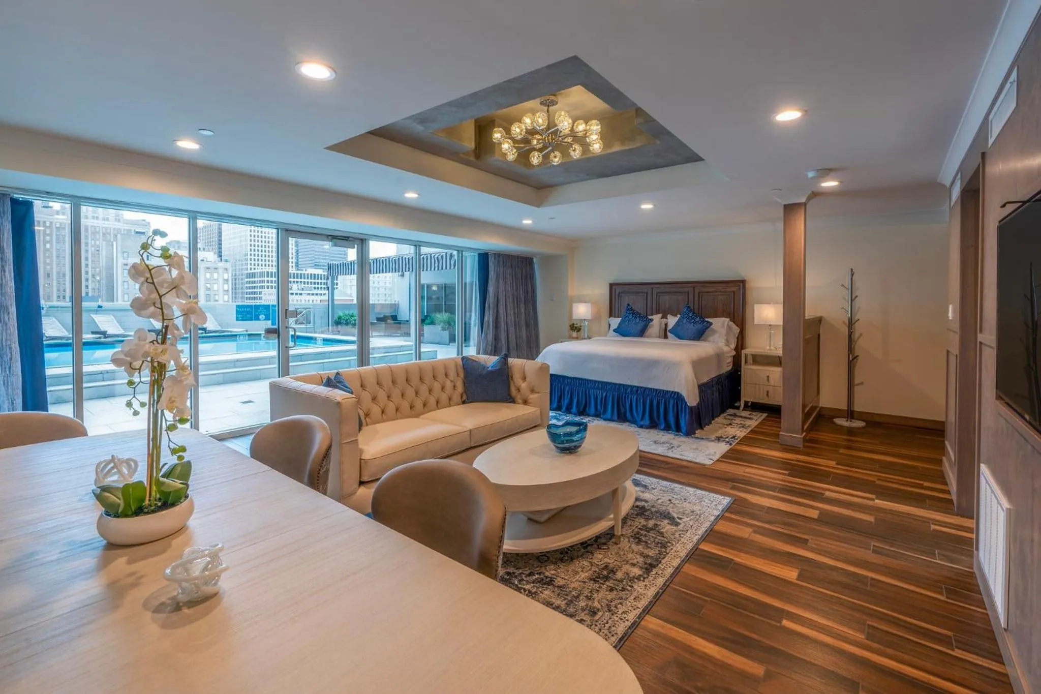 Photo of the whole room, Bed in Holiday Inn New Orleans-Downtown Superdome by IHG