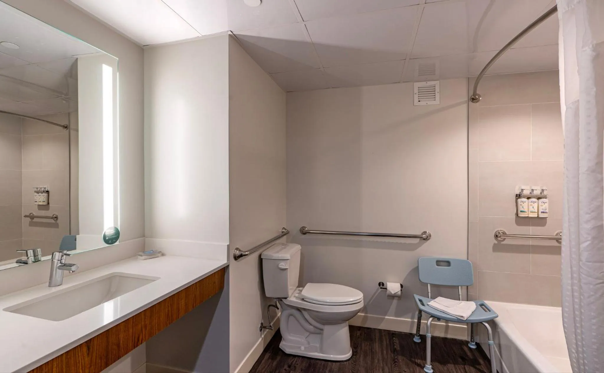 Bathroom in Holiday Inn New Orleans-Downtown Superdome by IHG