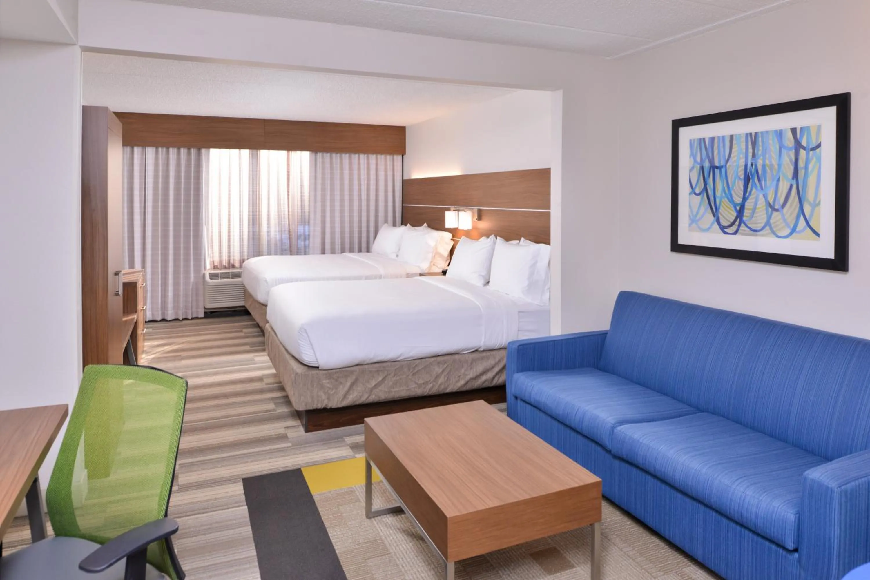 Photo of the whole room, Bed in Holiday Inn Express & Suites Indianapolis Dtn-Conv Ctr Area by IHG