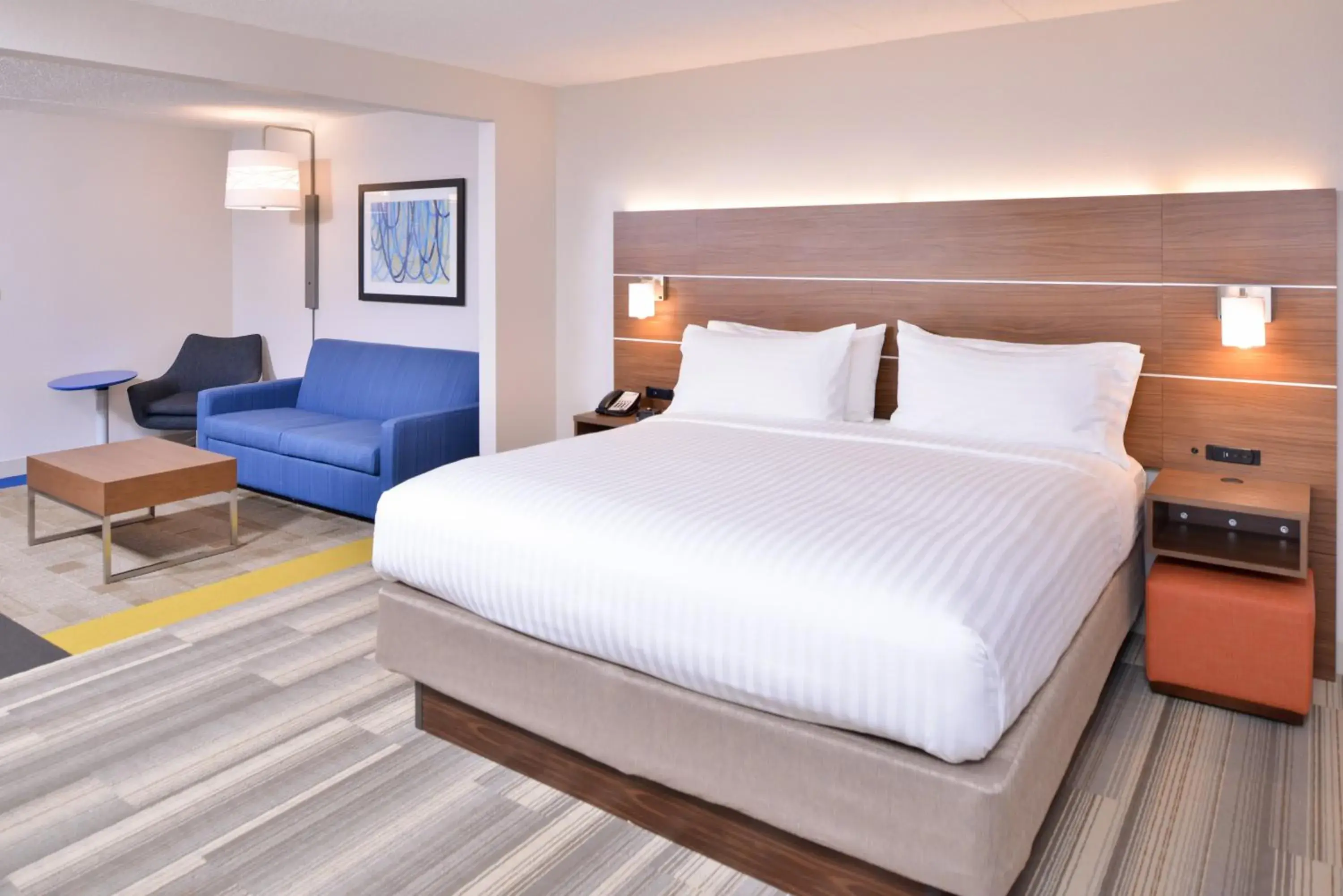 King Suite with Sofa Bed in Holiday Inn Express & Suites Indianapolis Dtn-Conv Ctr Area by IHG King Suite with Sofa Bed in Holiday Inn Express & Suites Indianapolis Dtn-Conv Ctr Area by IHG