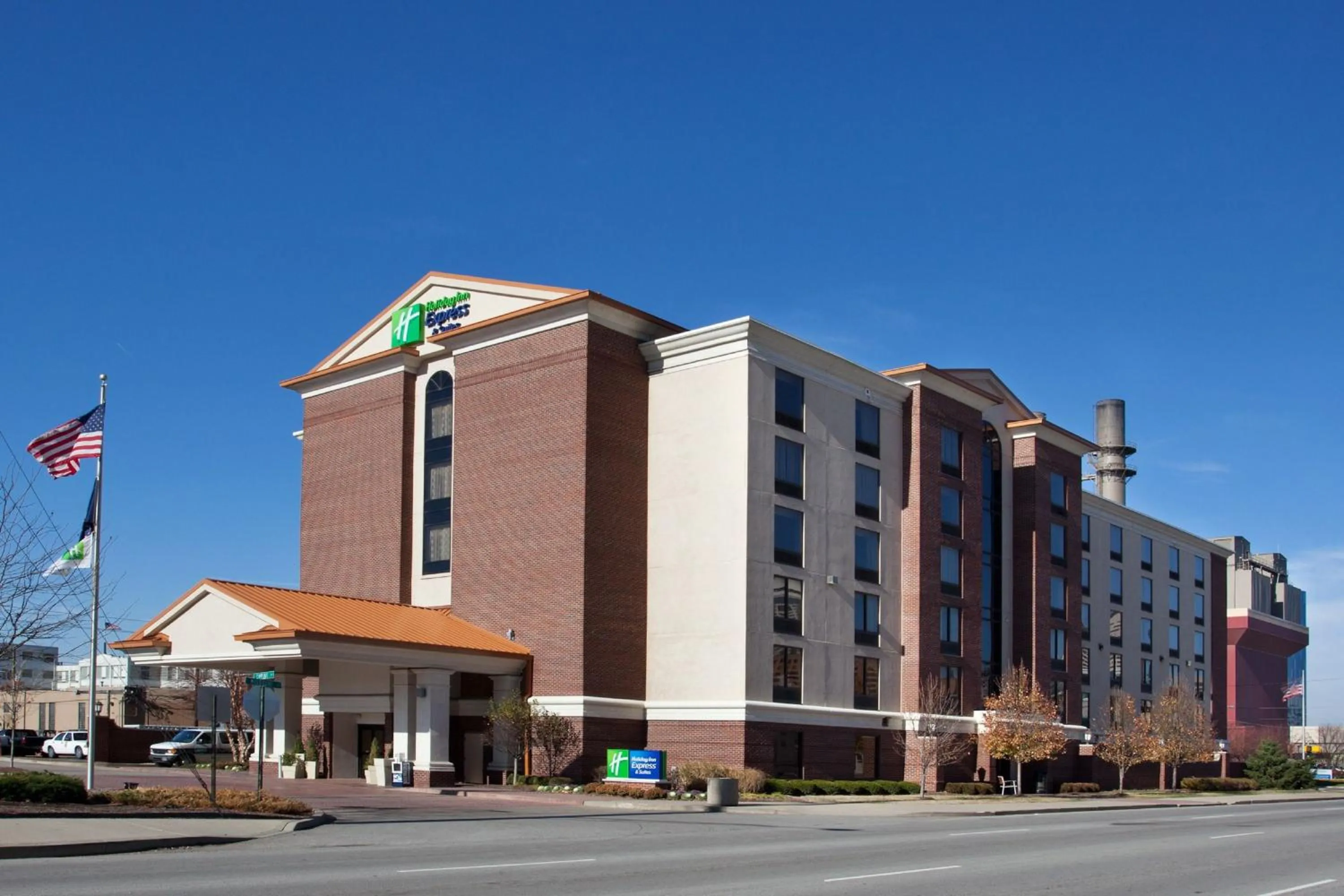 Property building in Holiday Inn Express & Suites Indianapolis Dtn-Conv Ctr Area by IHG