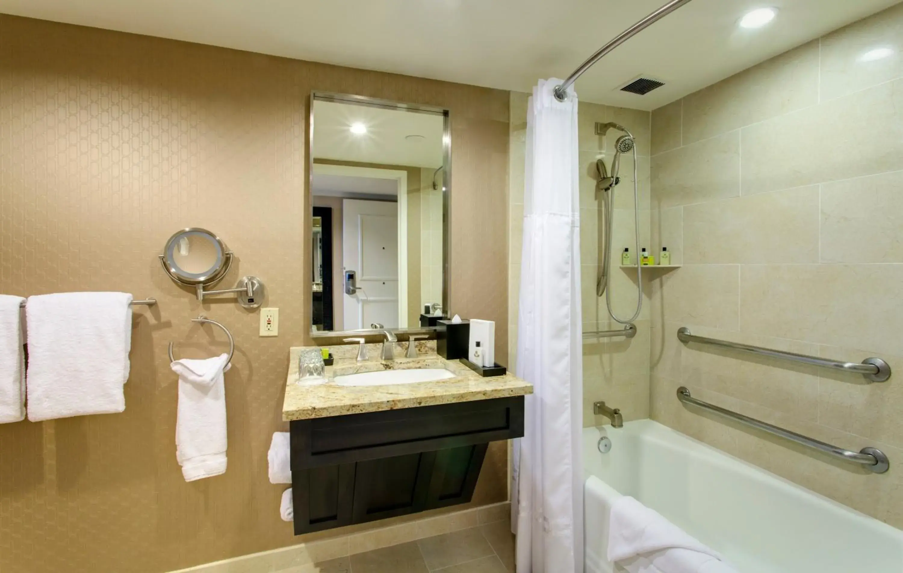 Classic King Room with Accessible Tub - Mobility Access in InterContinental New Orleans by IHG Classic King Room with Accessible Tub - Mobility Access in InterContinental New Orleans by IHG