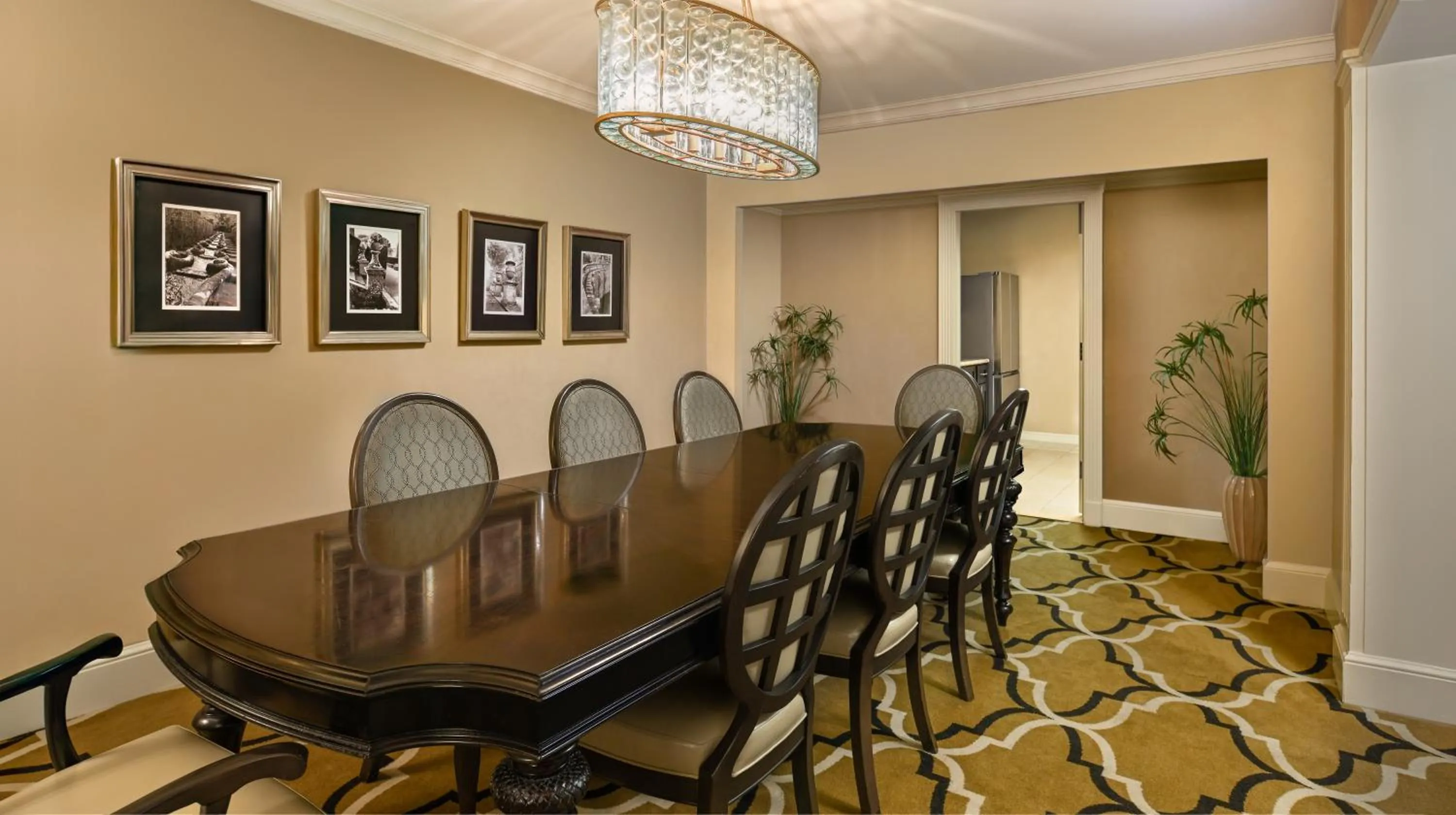 Dining area in InterContinental New Orleans by IHG