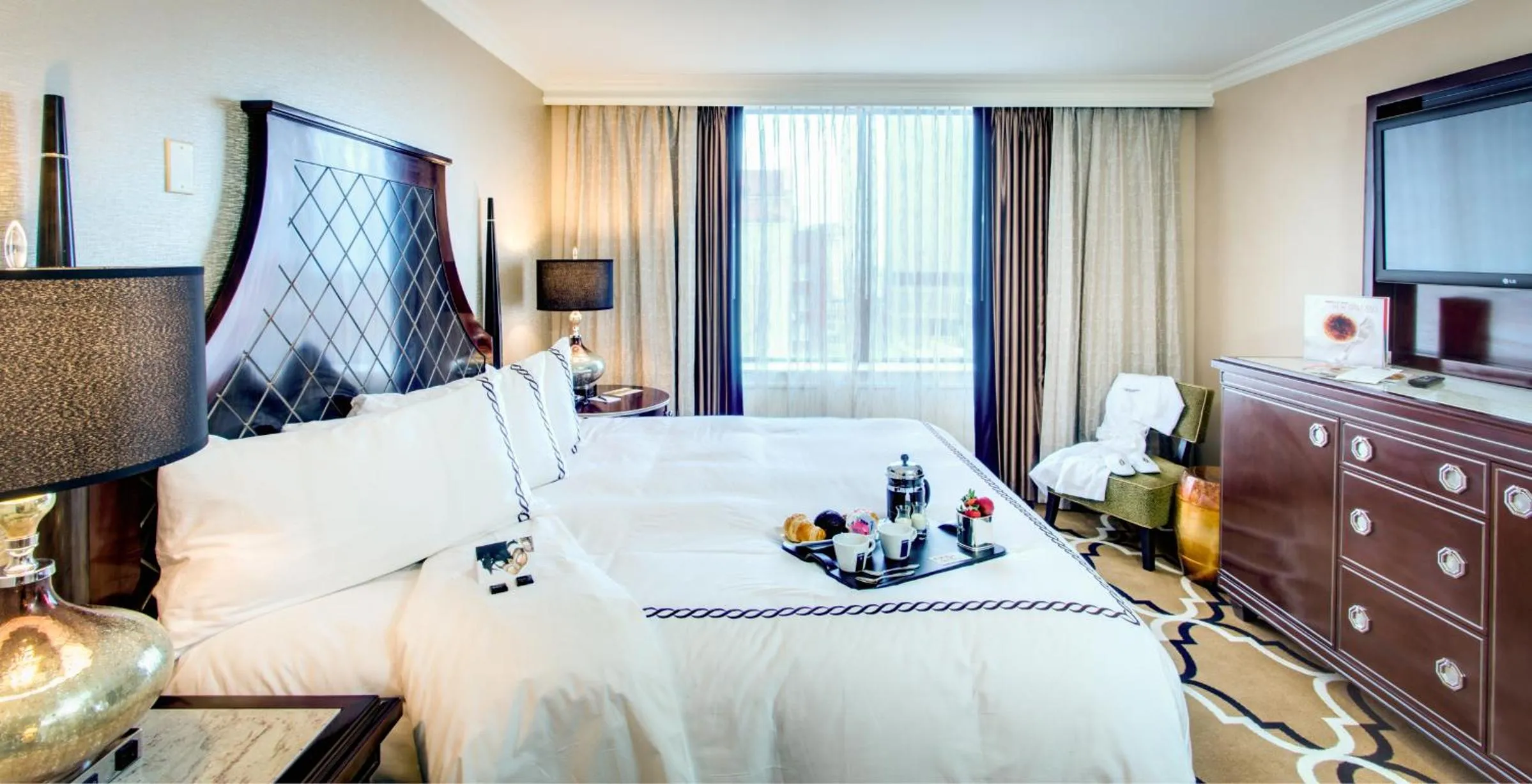 Bedroom, Bed in InterContinental New Orleans by IHG