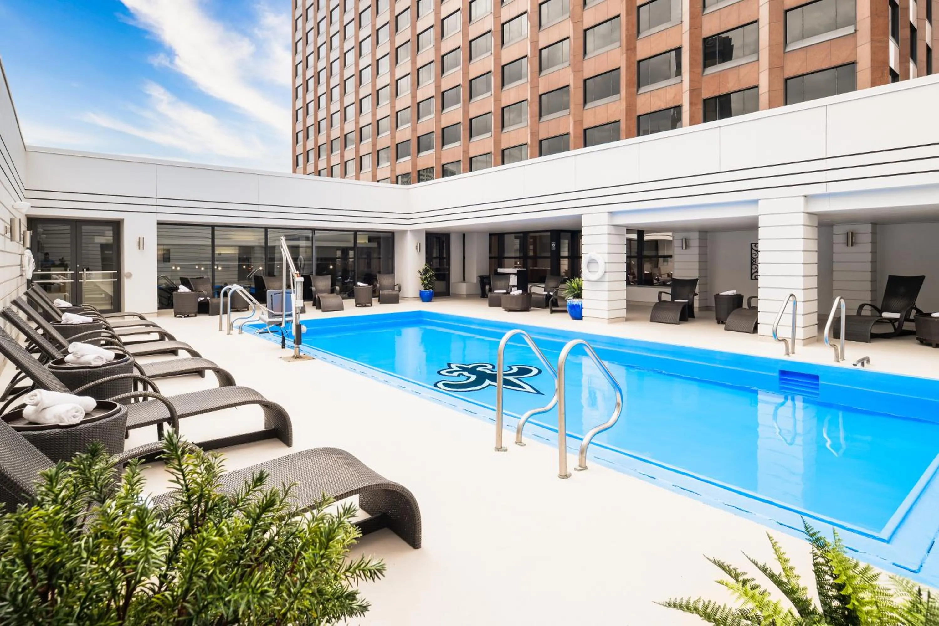 Swimming pool in InterContinental New Orleans by IHG