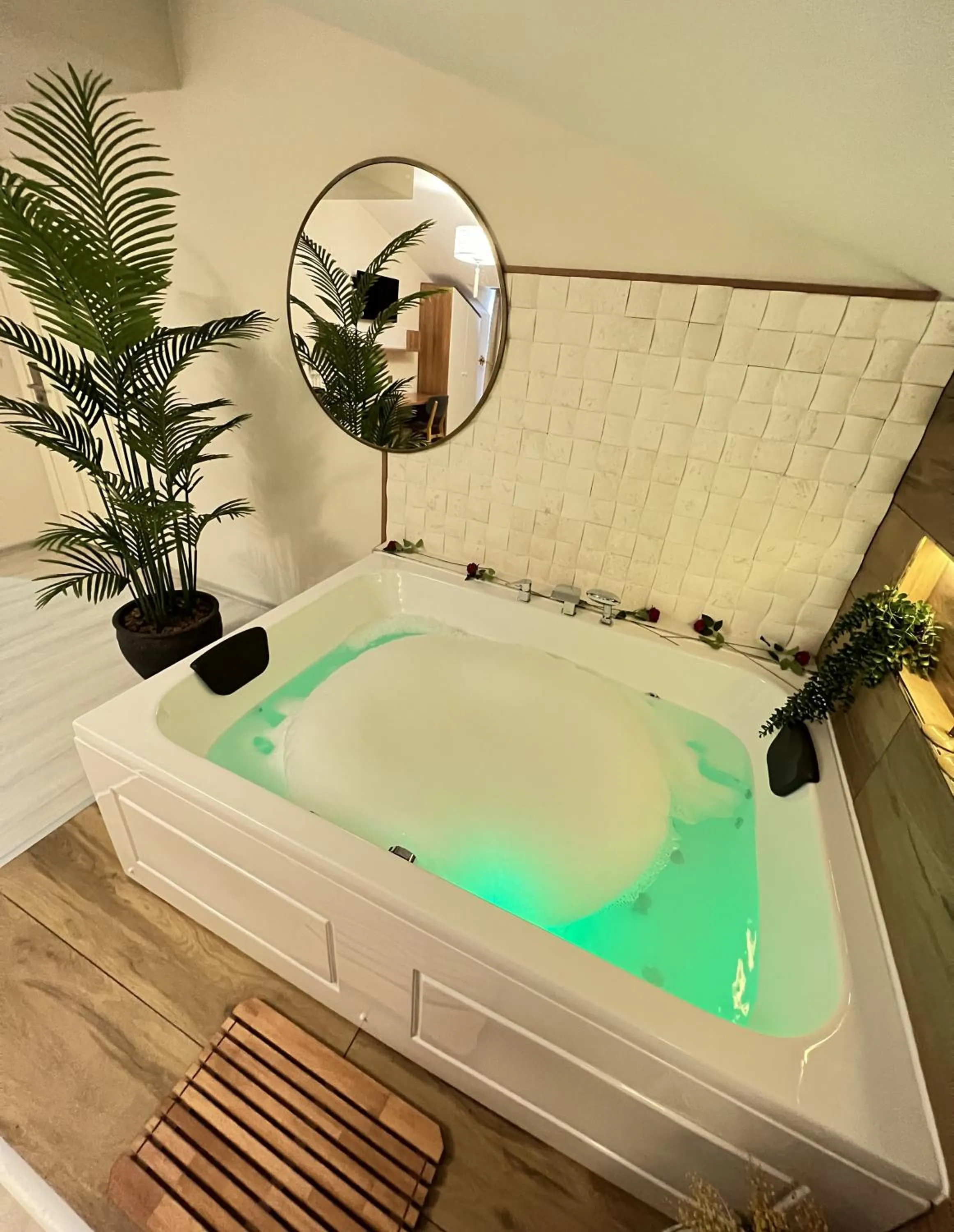 Bath in White House Hotel