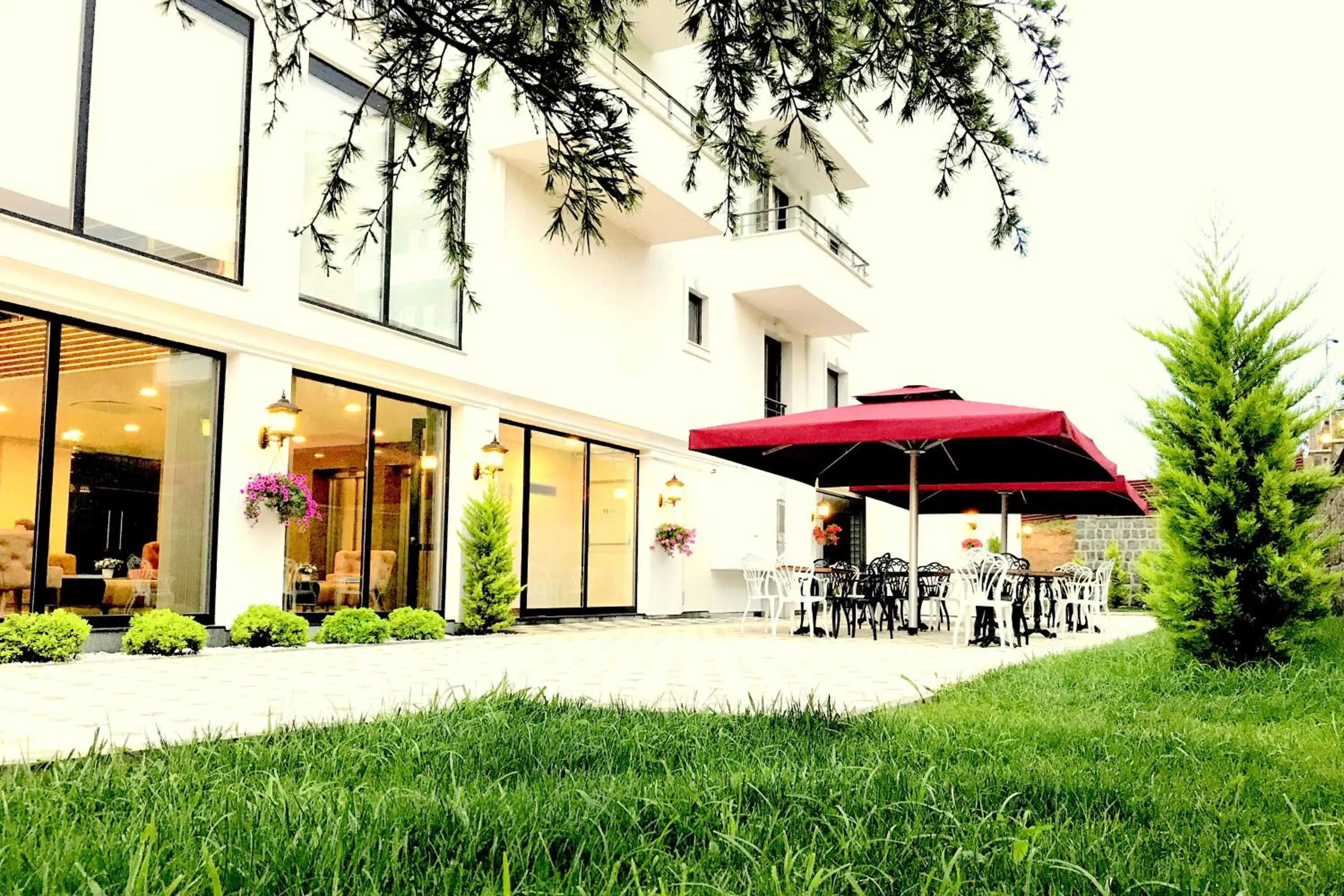 Garden view in White House Hotel