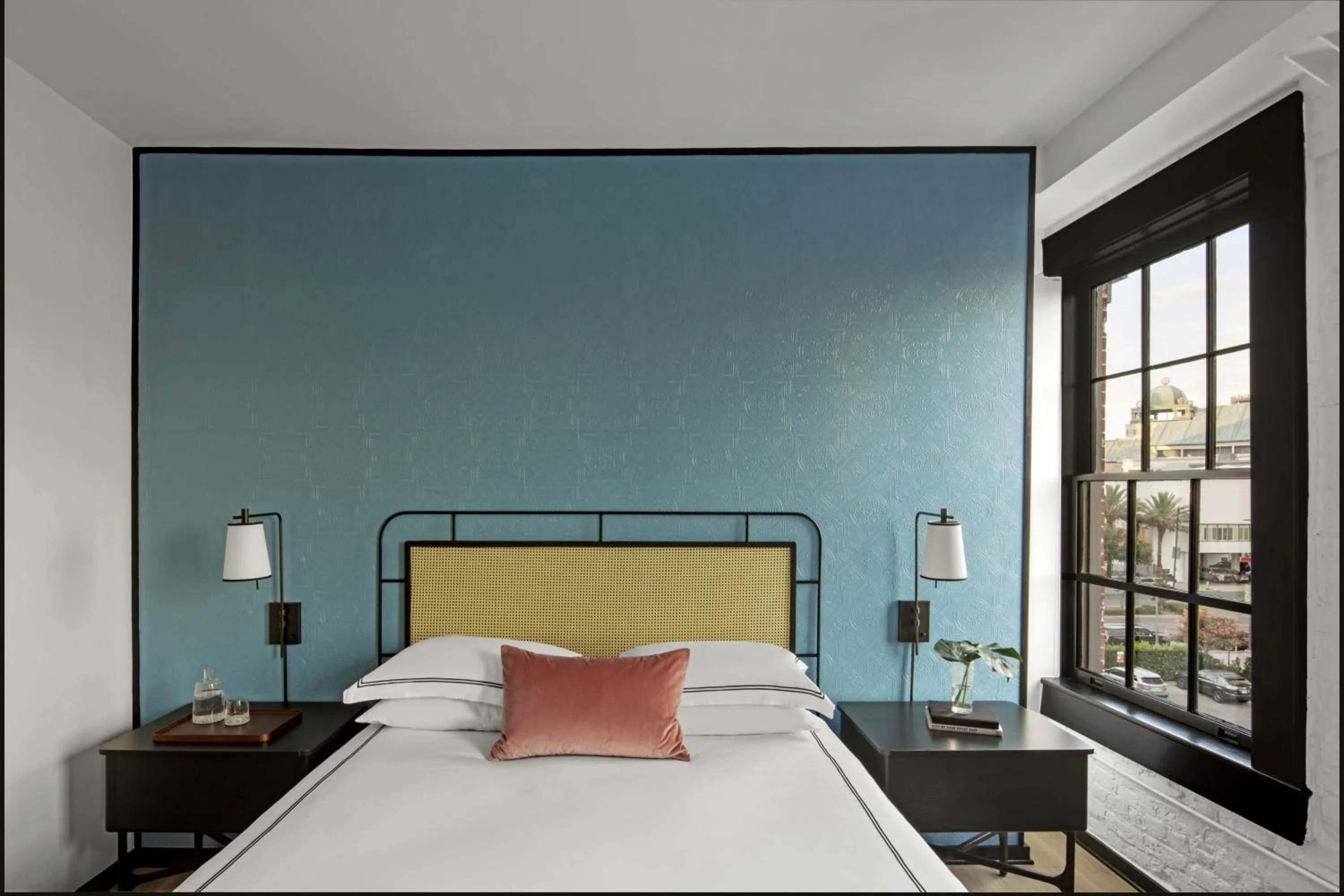 Photo of the whole room, Bed in Kimpton Hotel Fontenot by IHG