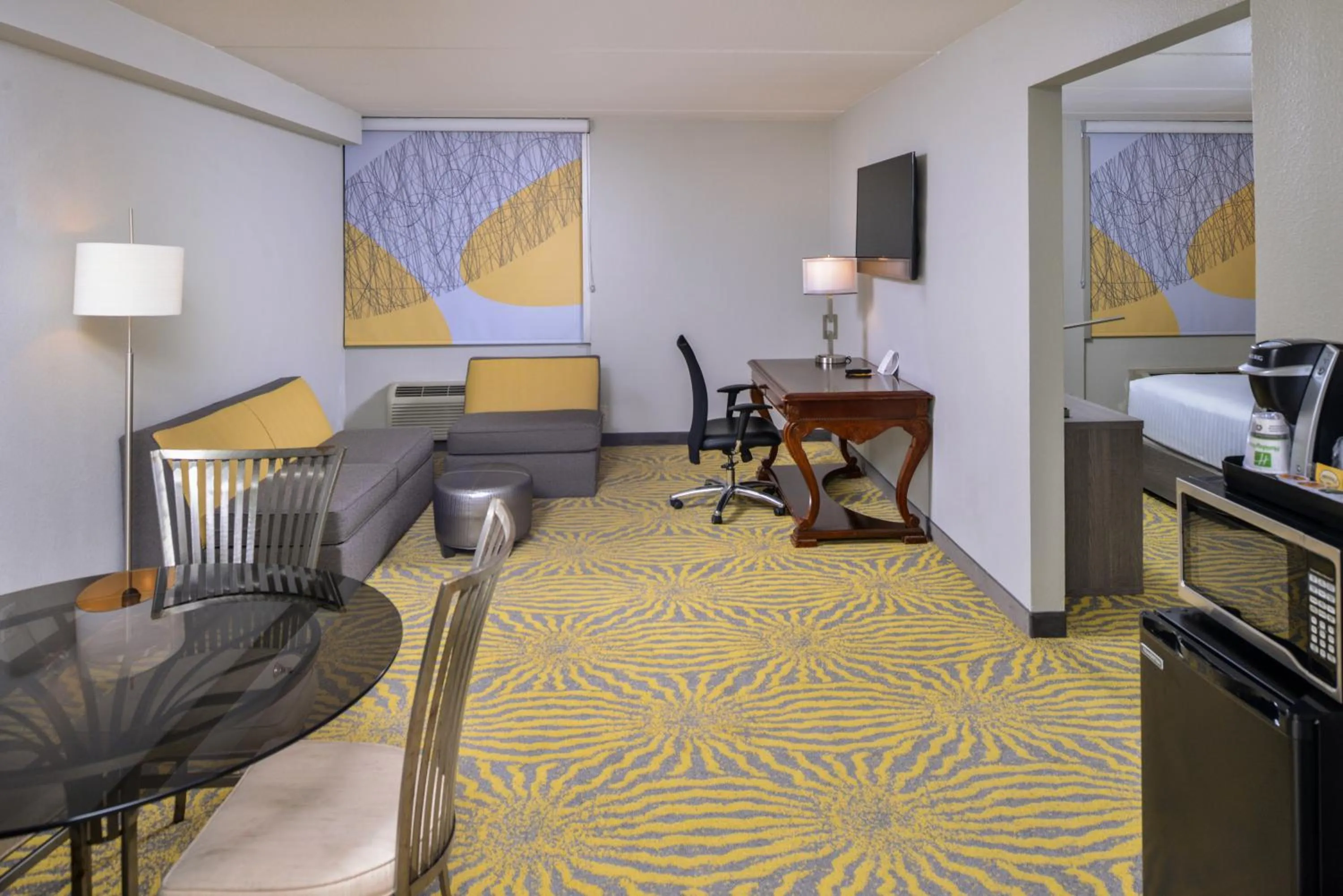 Photo of the whole room in Holiday Inn Dallas-Richardson by IHG