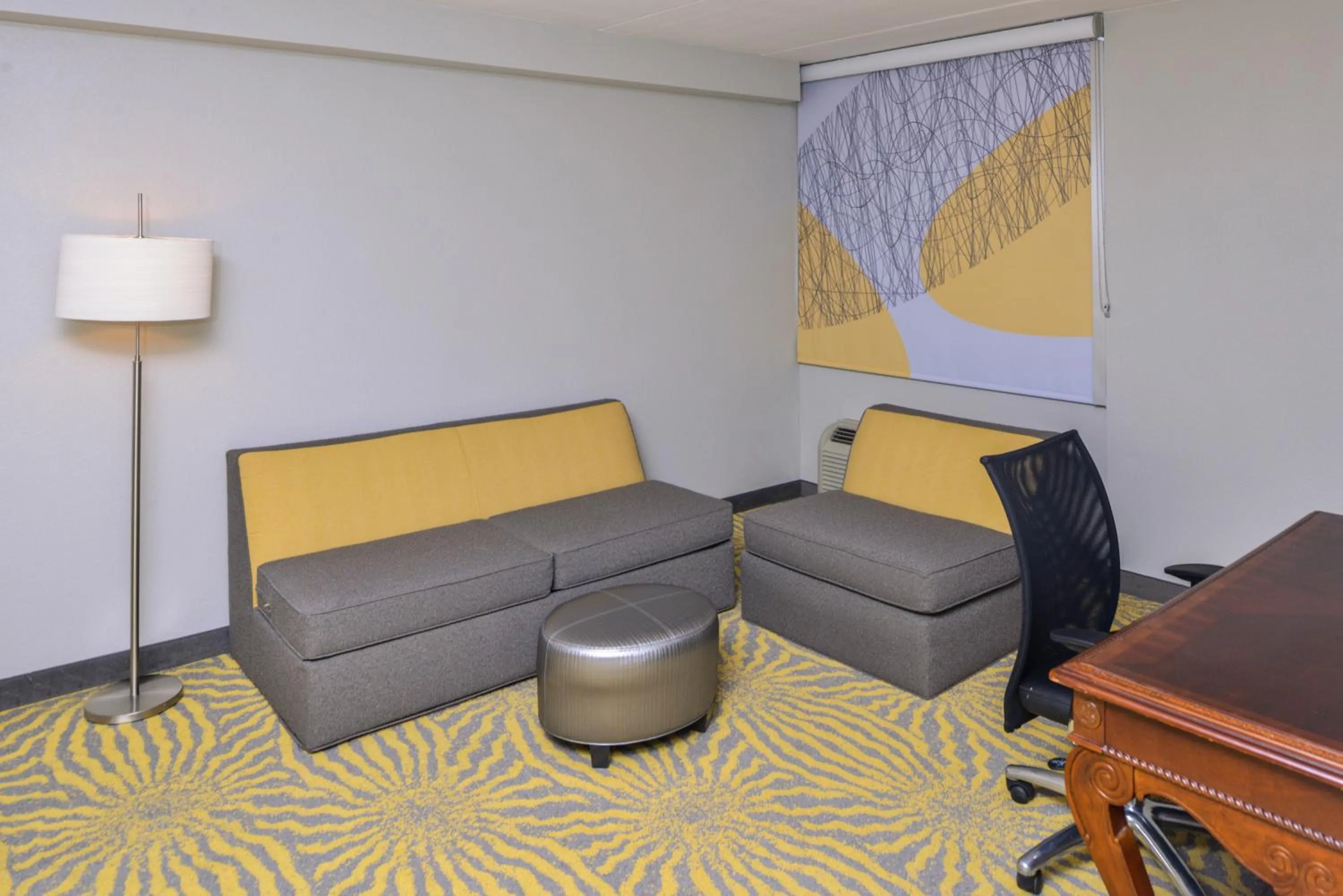 Photo of the whole room in Holiday Inn Dallas-Richardson by IHG