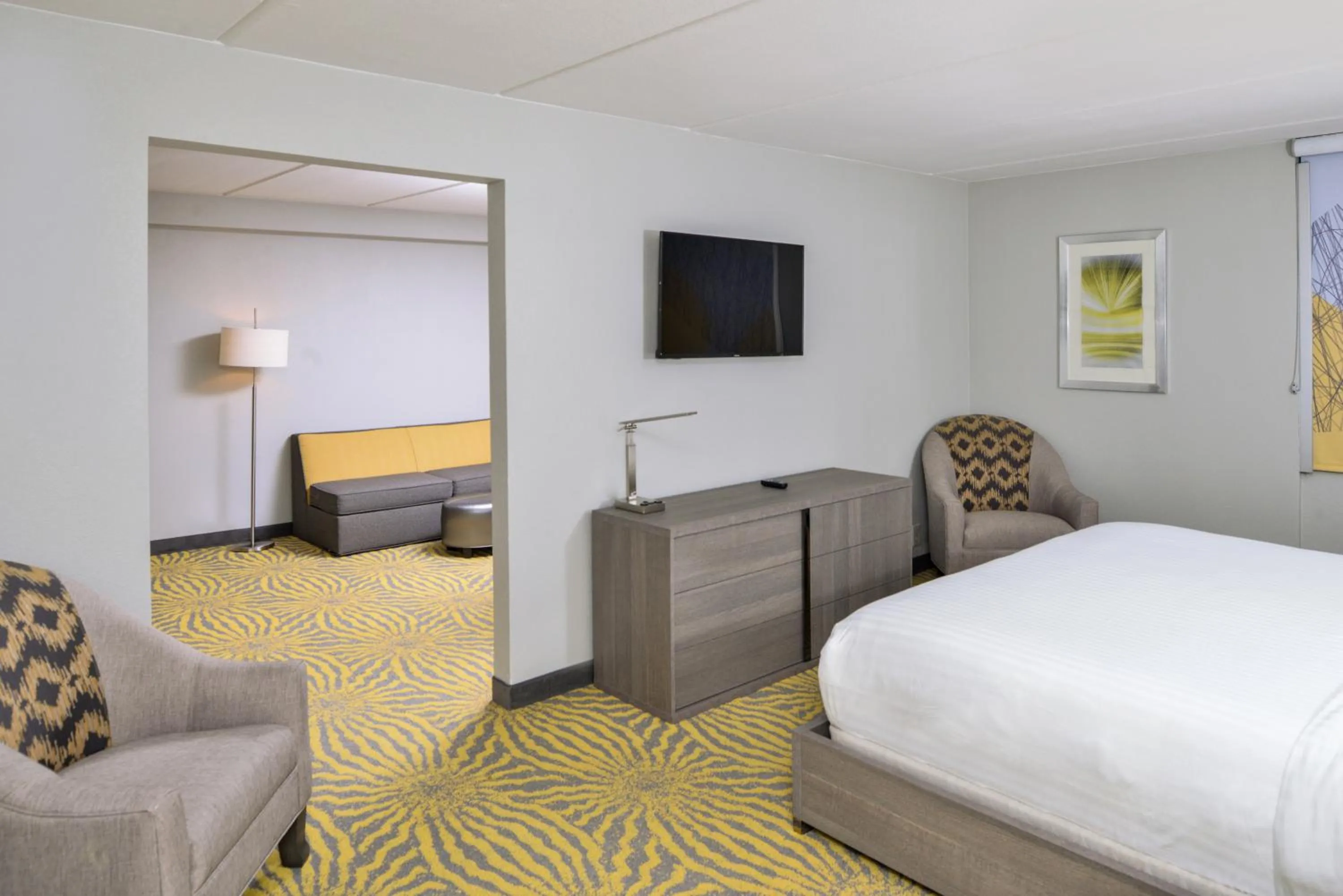 Photo of the whole room, Bed in Holiday Inn Dallas-Richardson by IHG