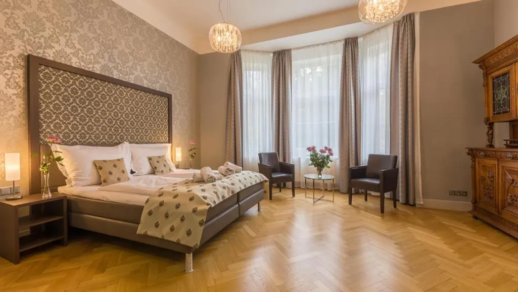 Bed in Wellness & Spa hotel Villa Regenhart