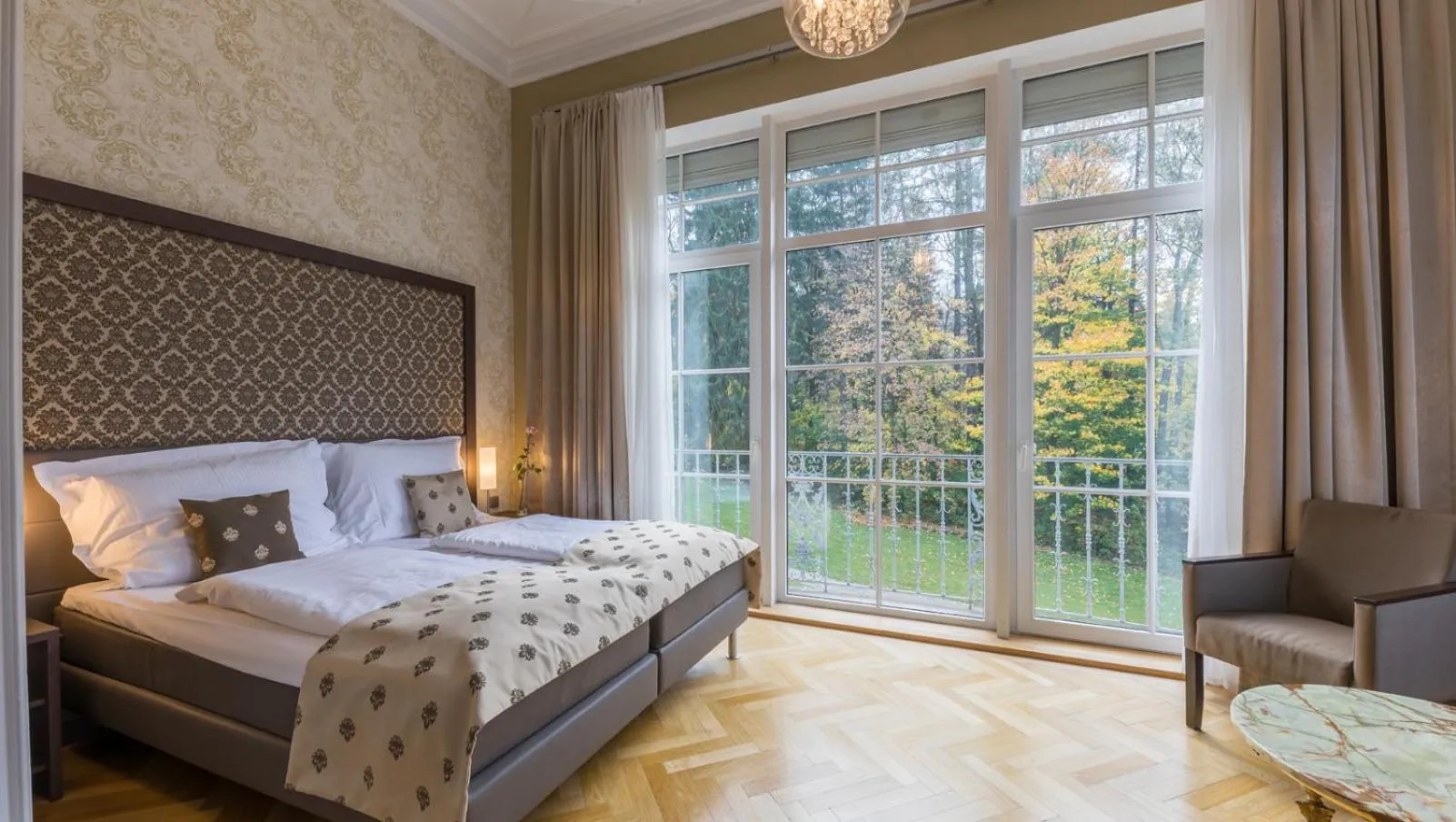 Bed in Wellness & Spa hotel Villa Regenhart