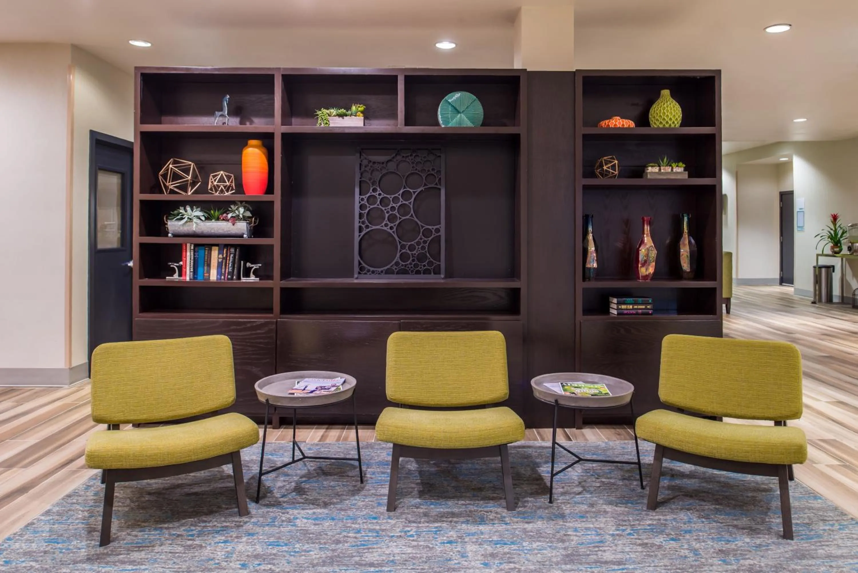 Property building in Holiday Inn and Suites Addison by IHG