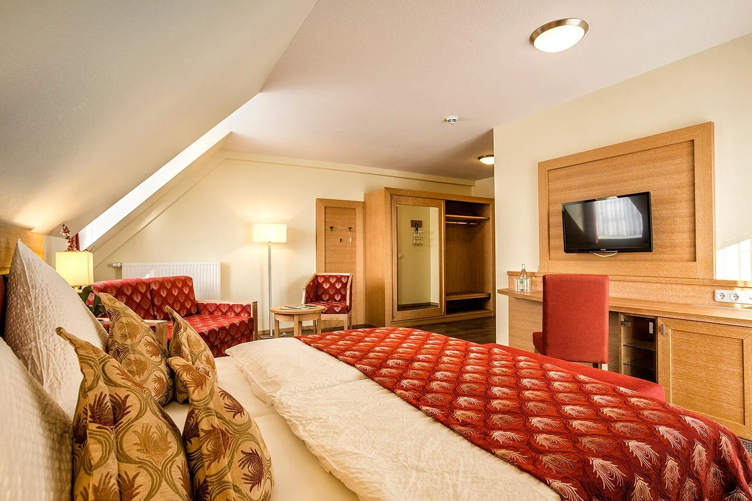 Photo of the whole room, Bed in Hotel Neuwarft