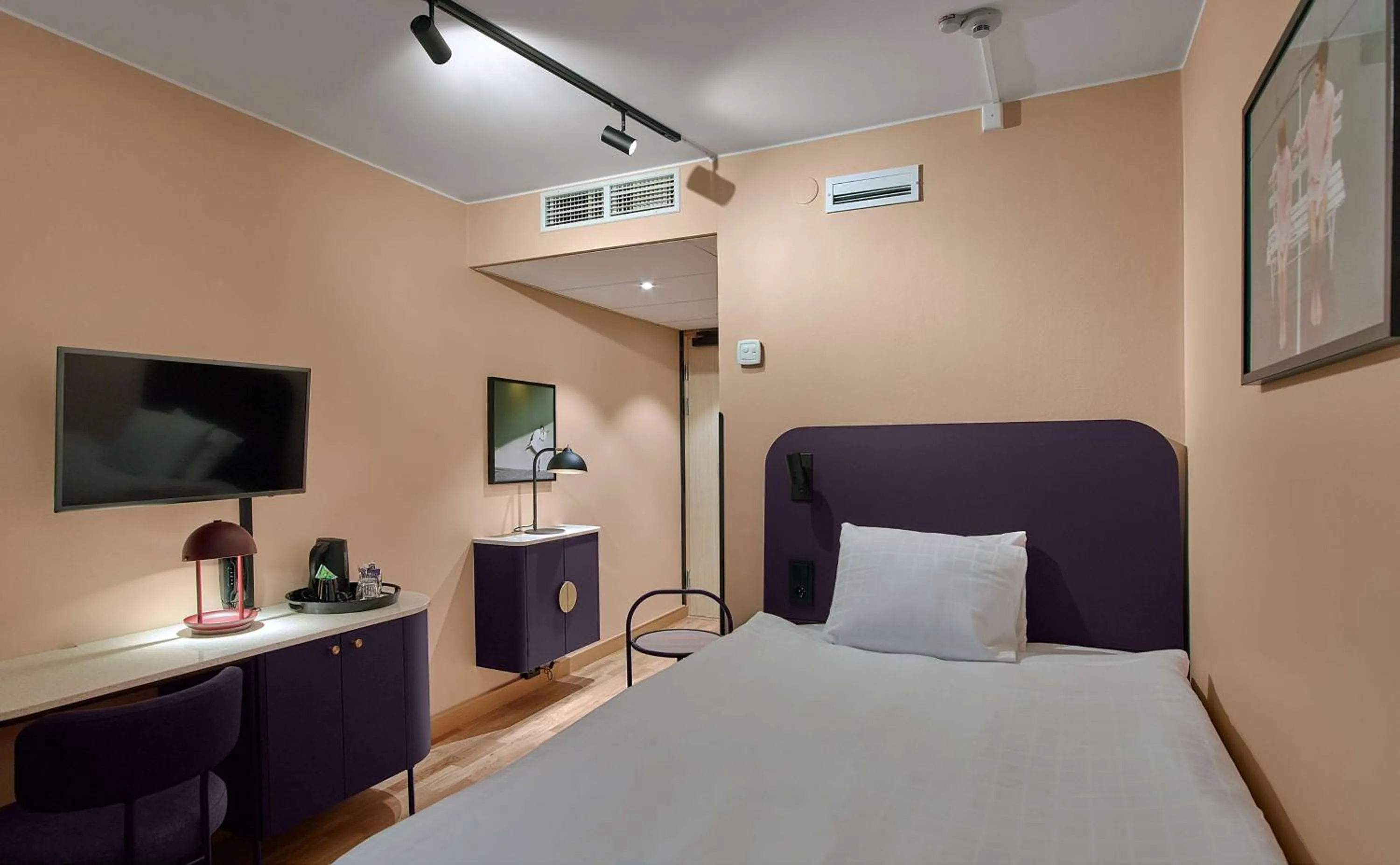 Bedroom, Bed in Scandic Klara