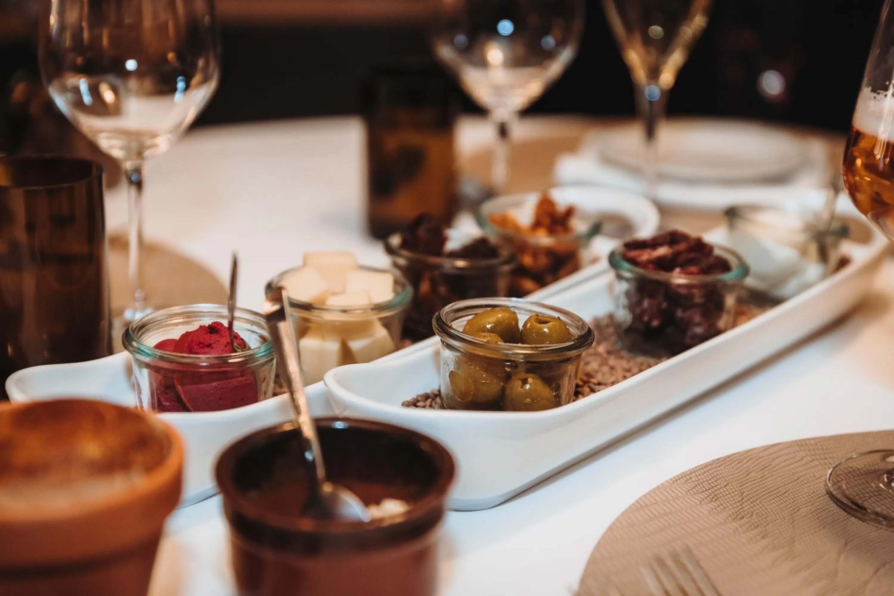 Restaurant/places to eat in SPANNORT family home with common kitchen and self check-in