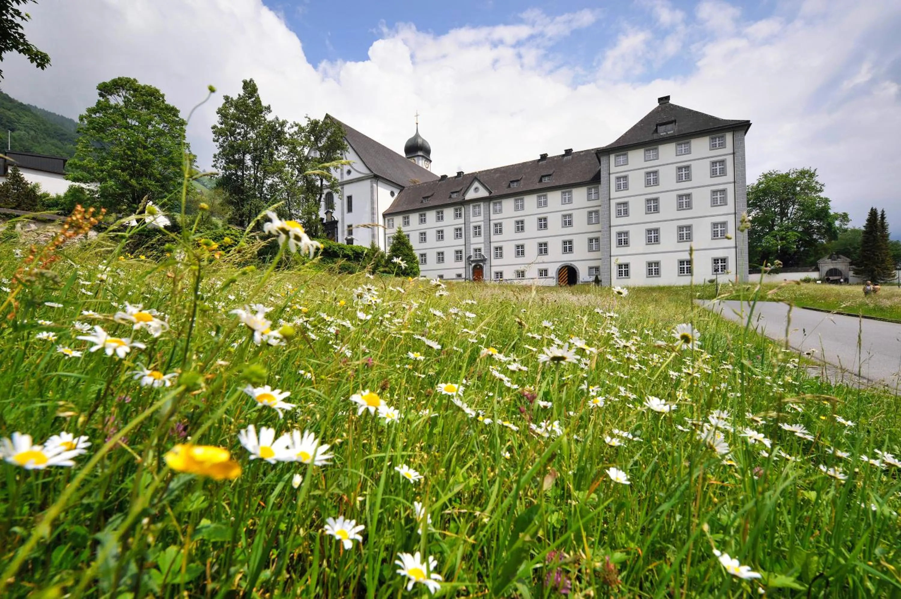 Area and facilities in SPANNORT family home with common kitchen and self check-in