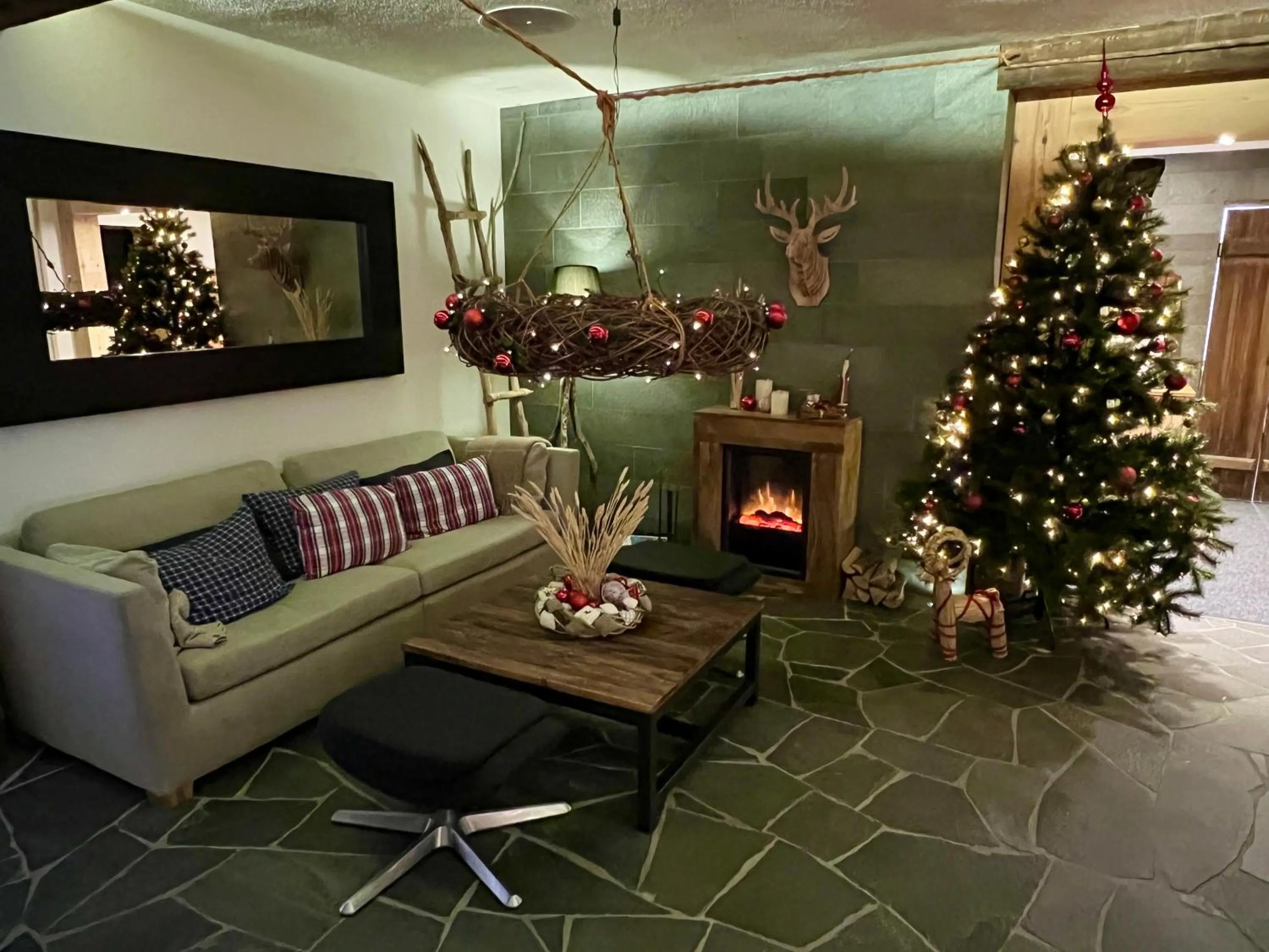 Living room in SPANNORT family home with common kitchen and self check-in