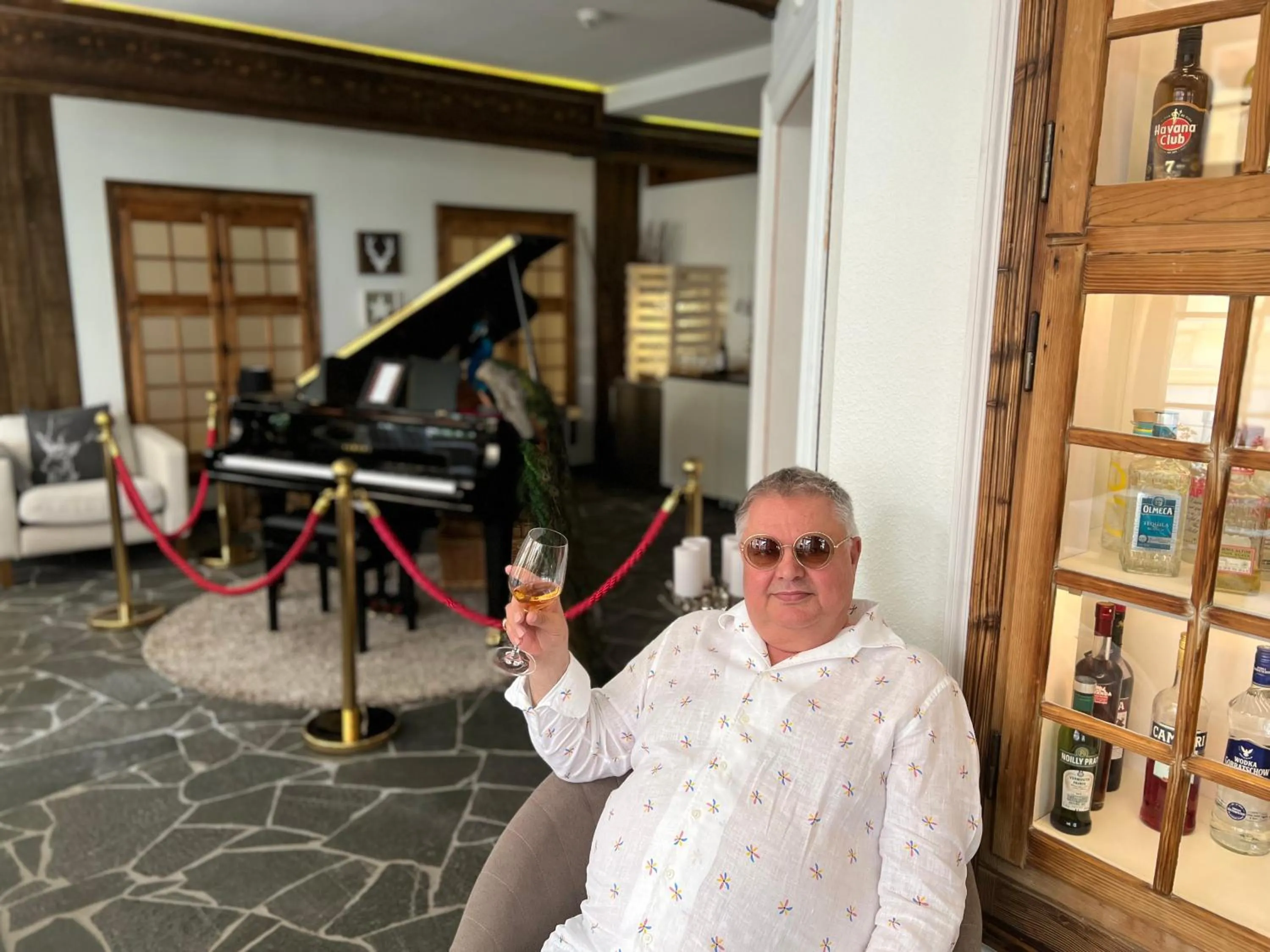 Lounge or bar in SPANNORT family home with common kitchen and self check-in