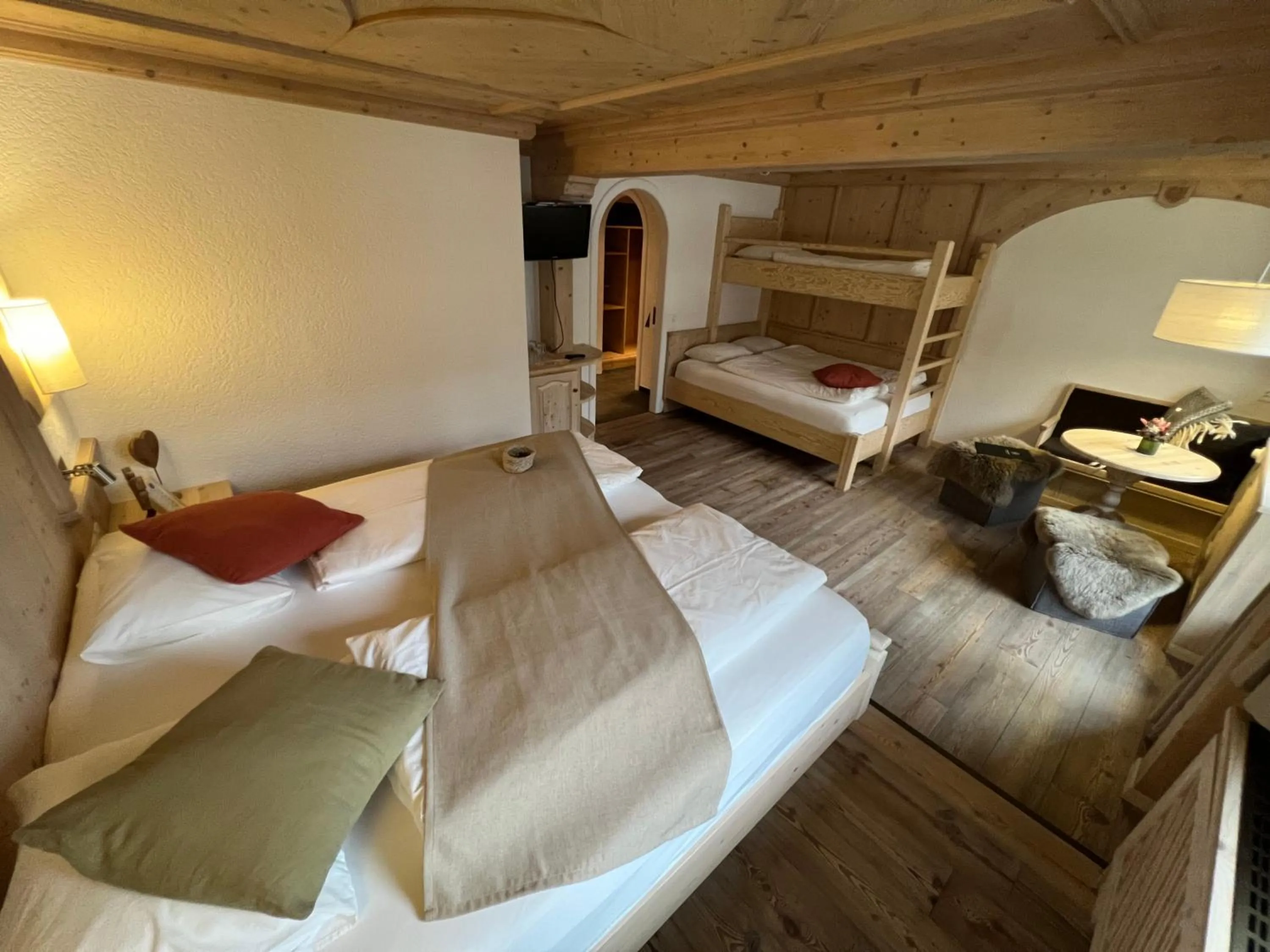 Bedroom, Bed in SPANNORT family home with common kitchen and self check-in