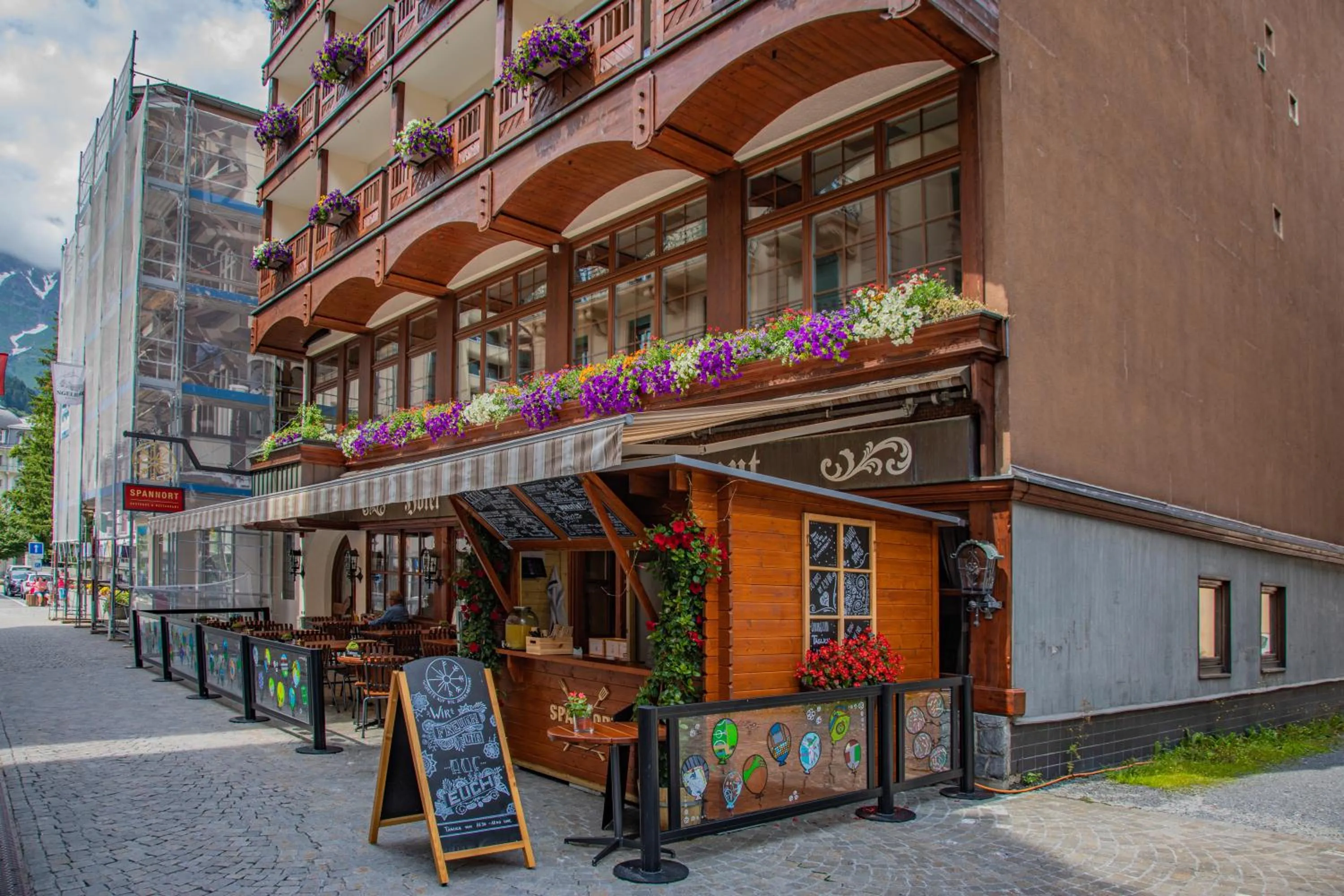 Property building in SPANNORT family home with common kitchen and self check-in