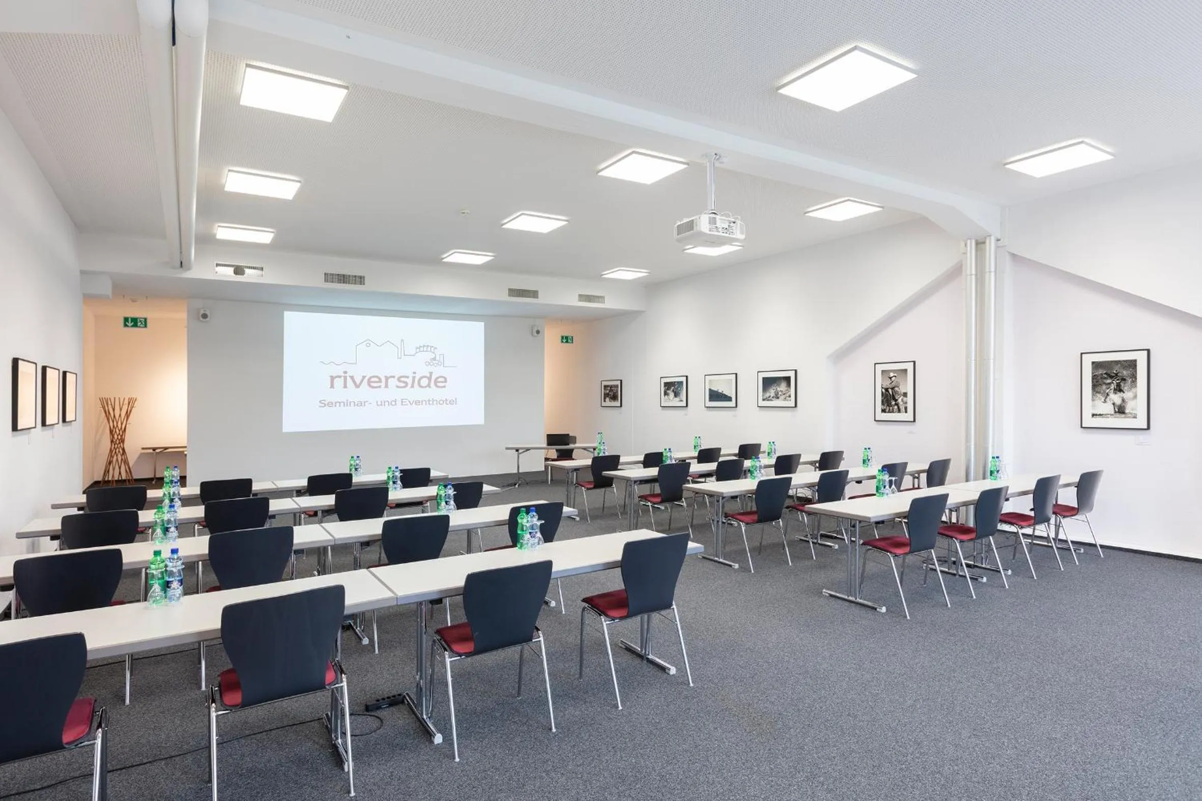 Business facilities in Riverside