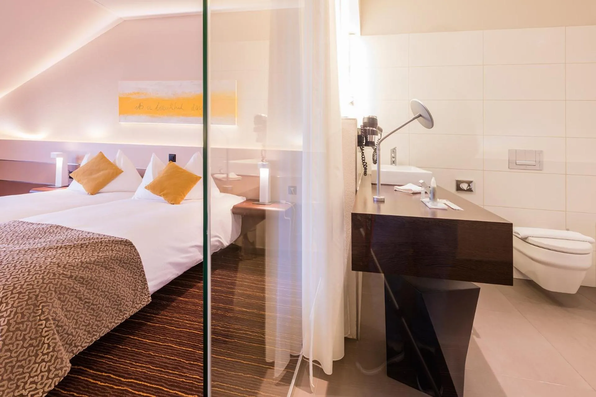 Photo of the whole room, Bed in Riverside