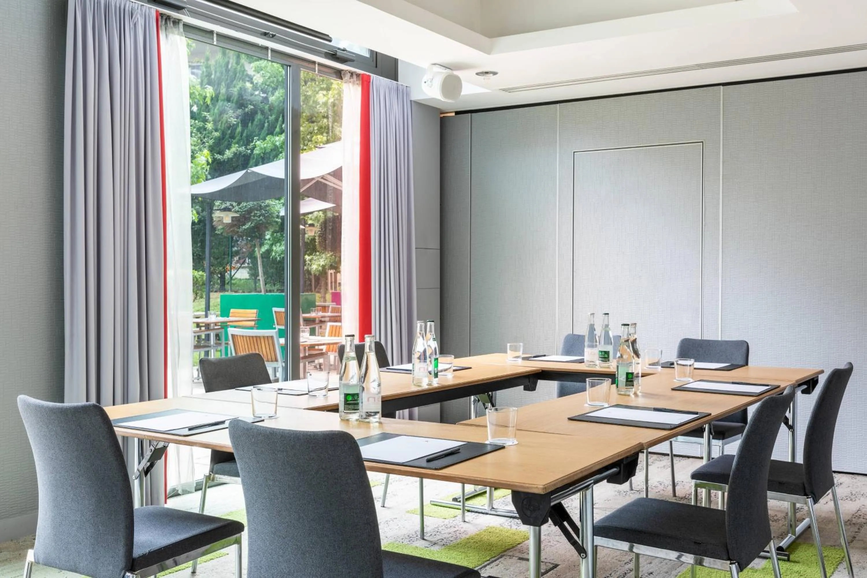 Meeting/conference room in Courtyard by Marriott Paris Saint Denis