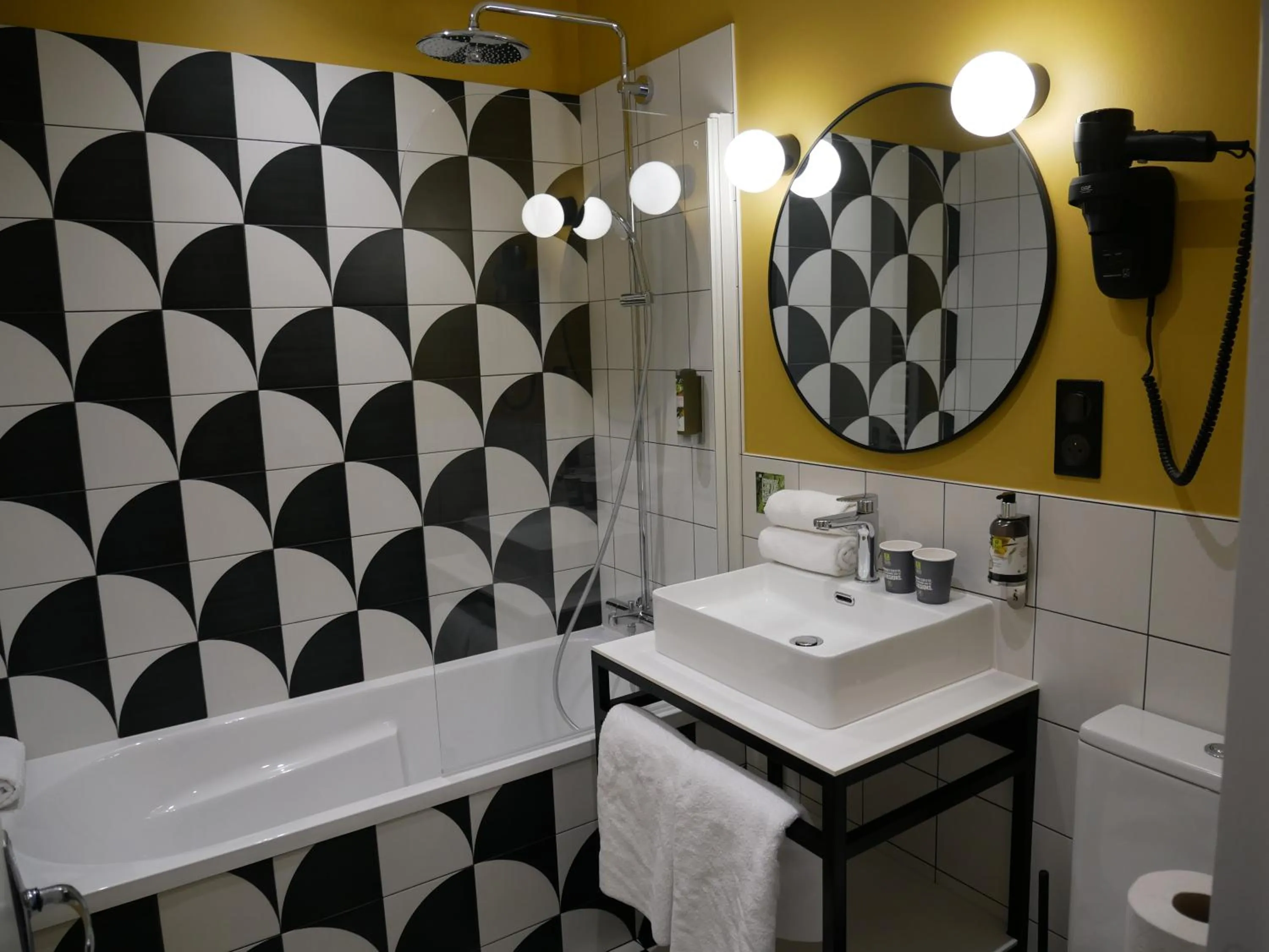 Logis Hôtel & Restaurant - Le Saint-Louis