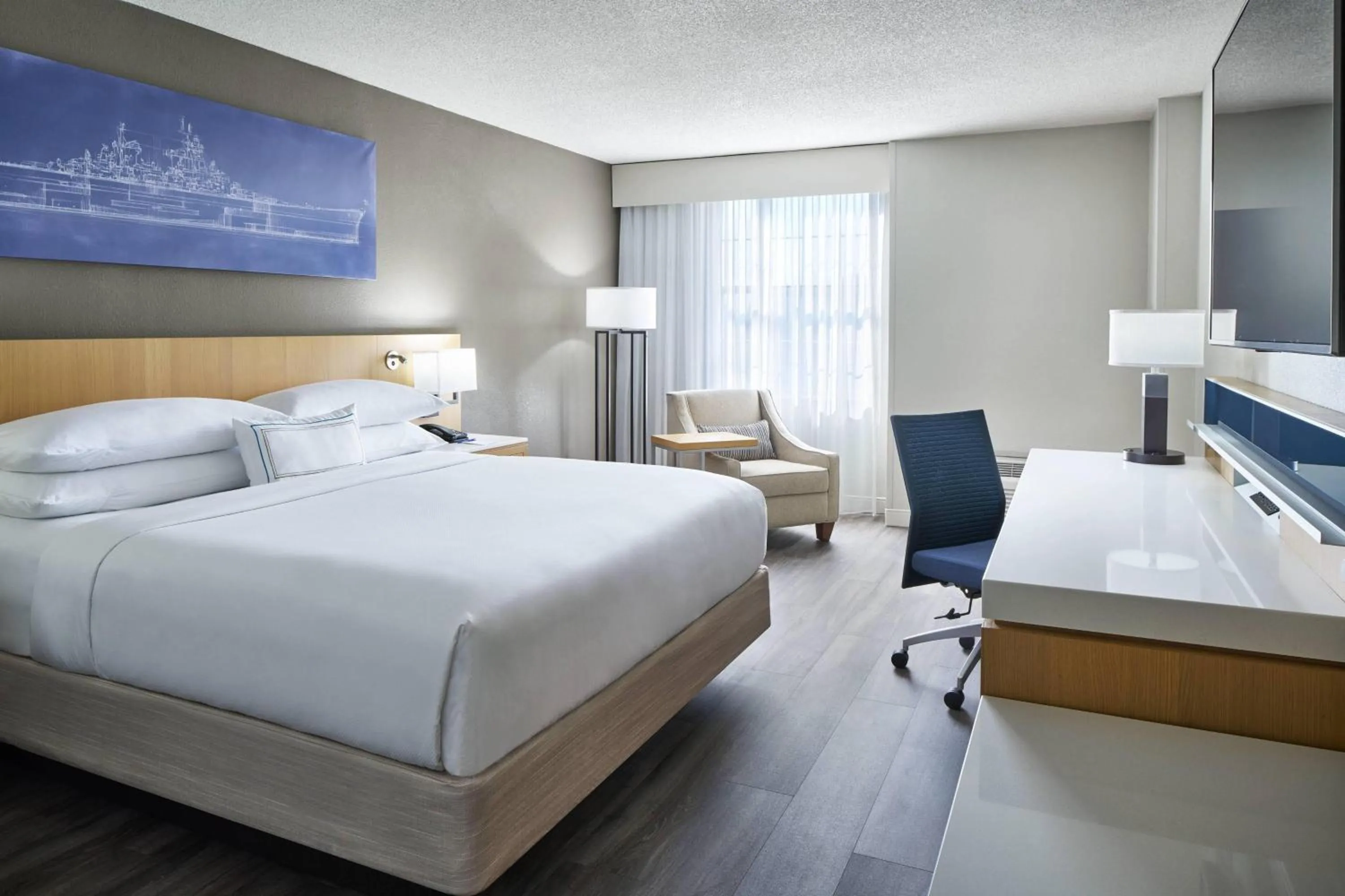 Photo of the whole room, Bed in Delta Hotels by Marriott Norfolk Airport