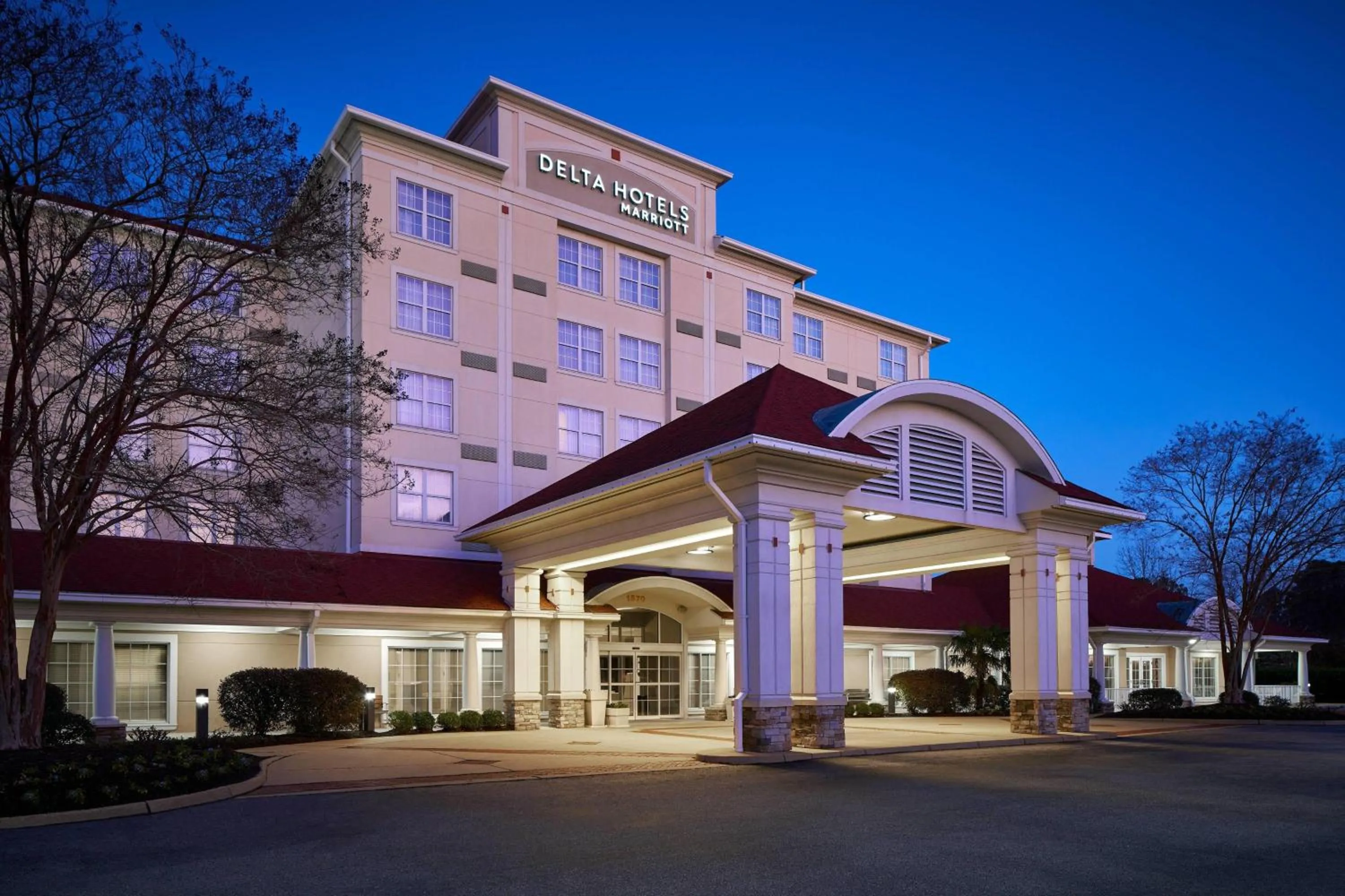 Property building in Delta Hotels by Marriott Norfolk Airport