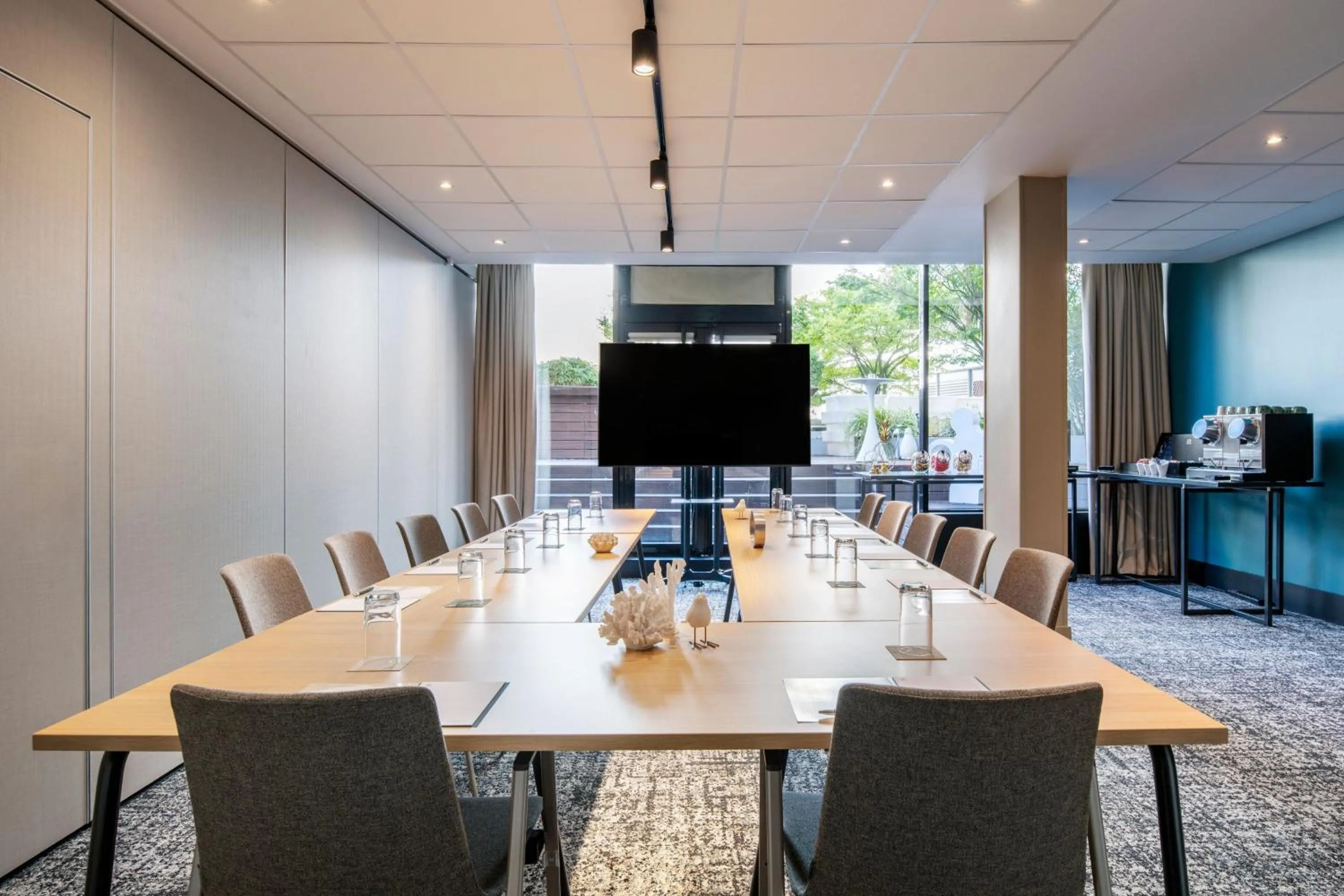 Meeting/conference room in Renaissance Paris Arc de Triomphe Hotel