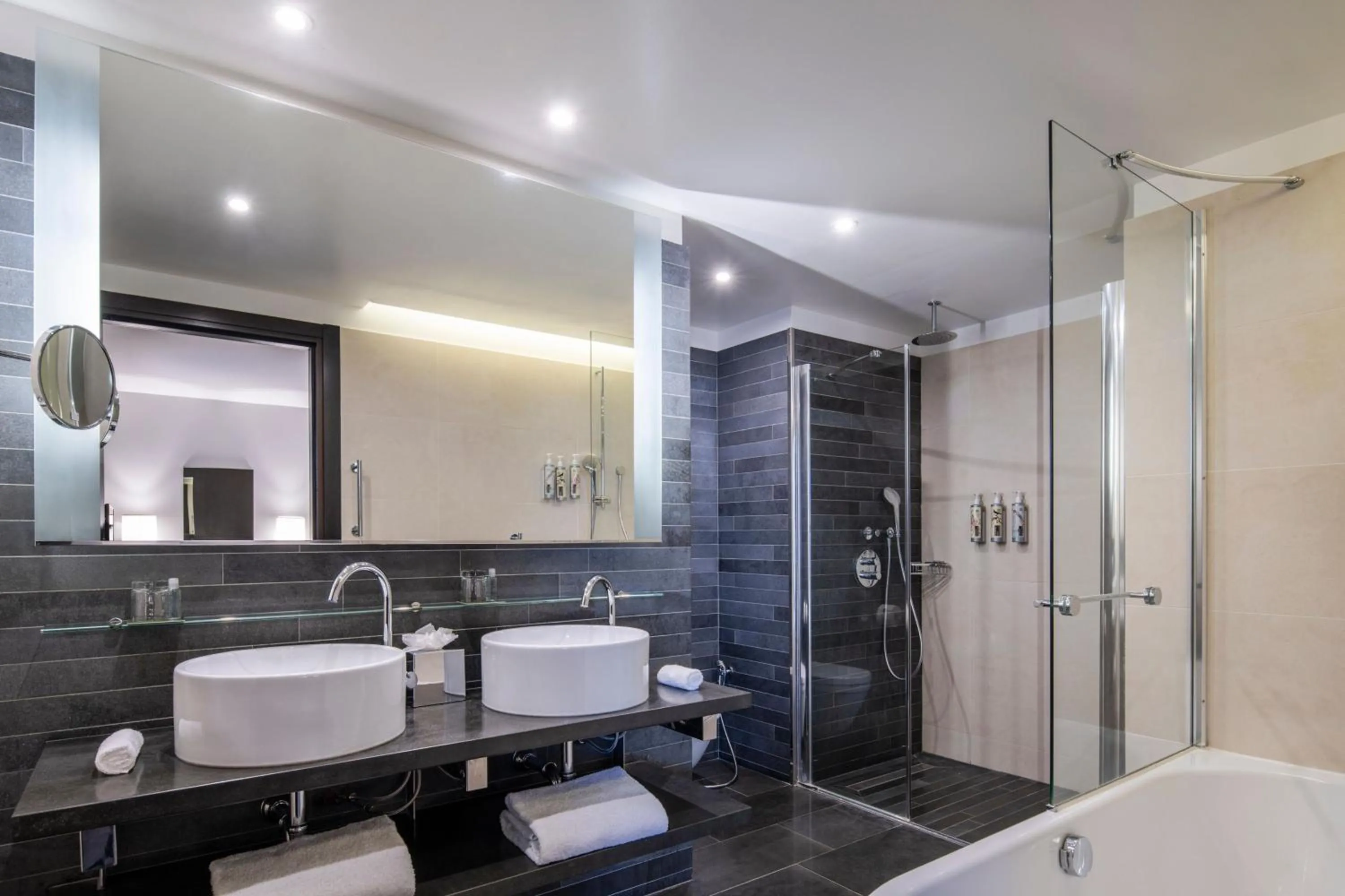 Bathroom in Renaissance Paris Arc de Triomphe Hotel