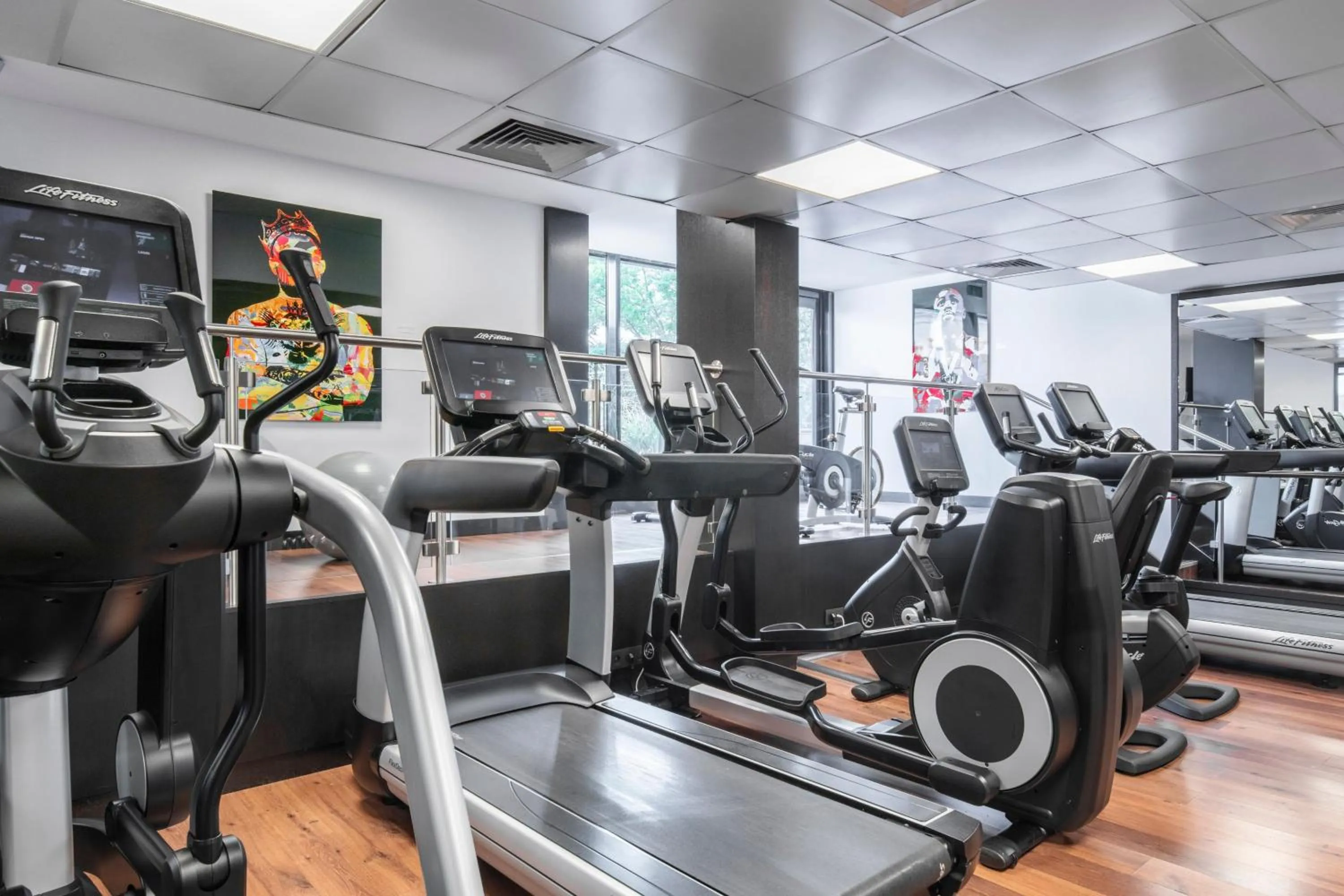 Fitness centre/facilities in Renaissance Paris Arc de Triomphe Hotel