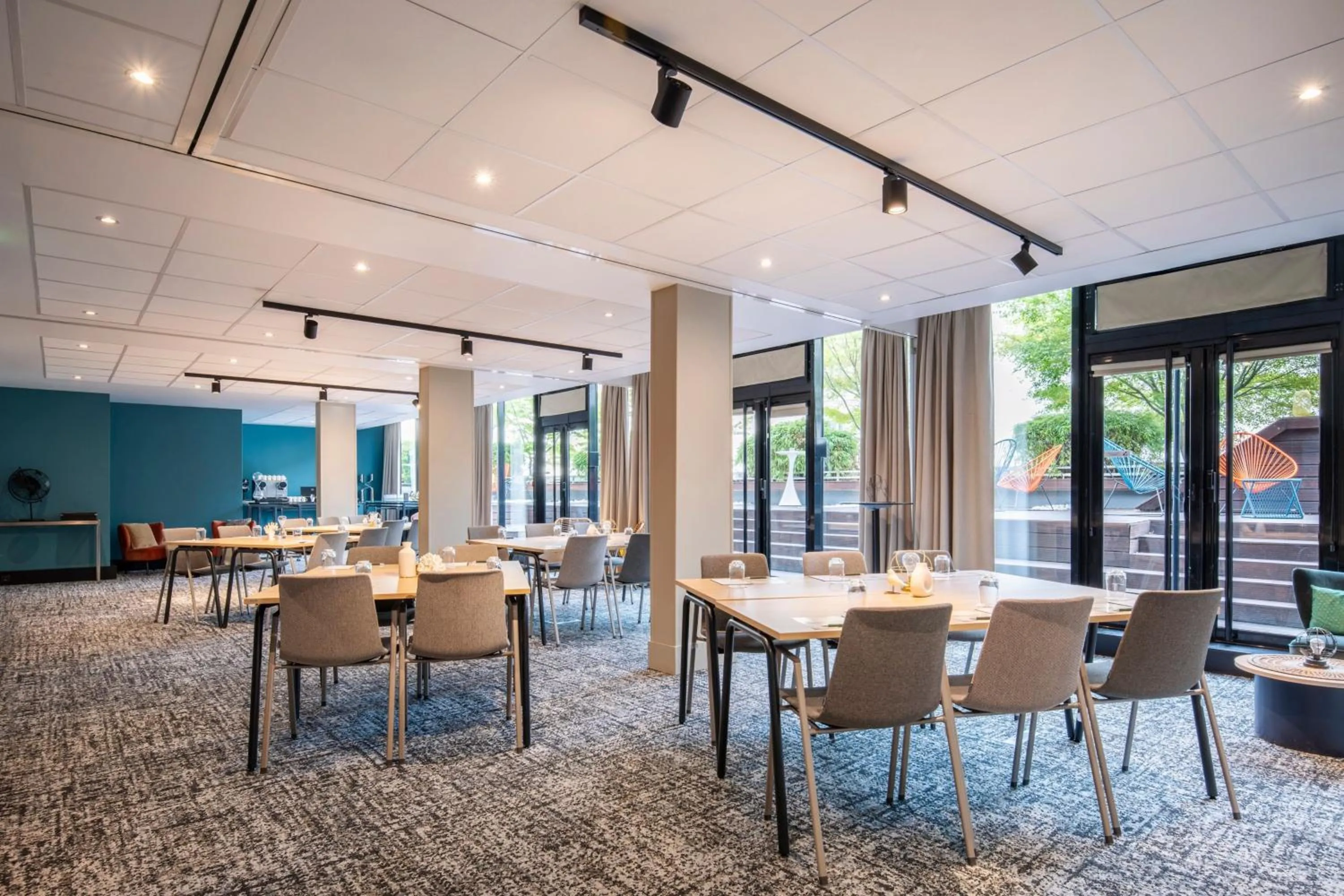 Meeting/conference room in Renaissance Paris Arc de Triomphe Hotel