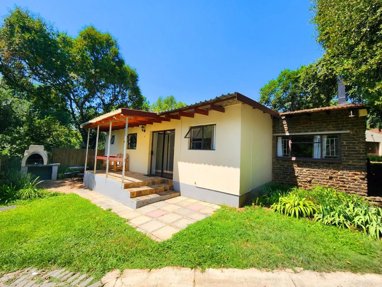 Property building in Pine Valley