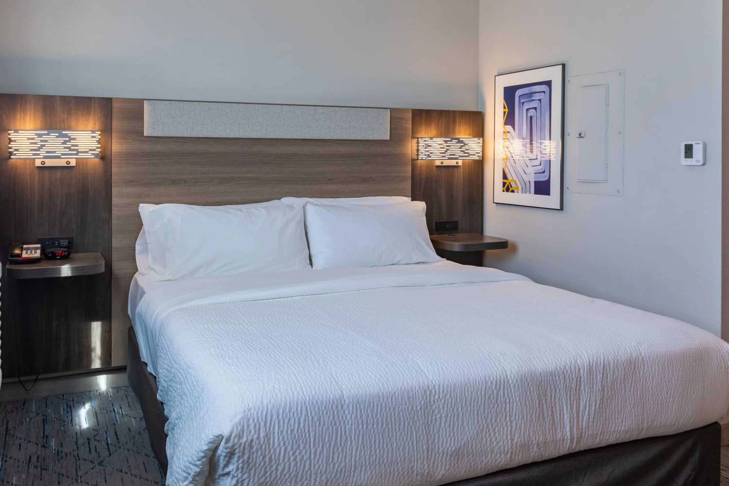 Bedroom, Bed in Holiday Inn Express & Suites Englewood - Denver South by IHG
