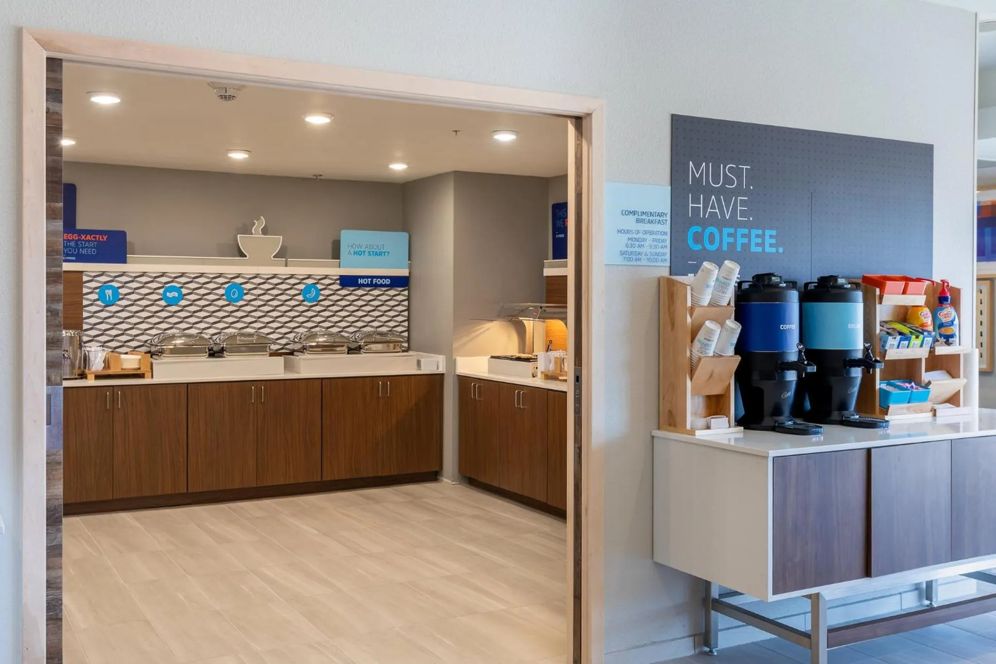 Breakfast in Holiday Inn Express & Suites Englewood - Denver South by IHG