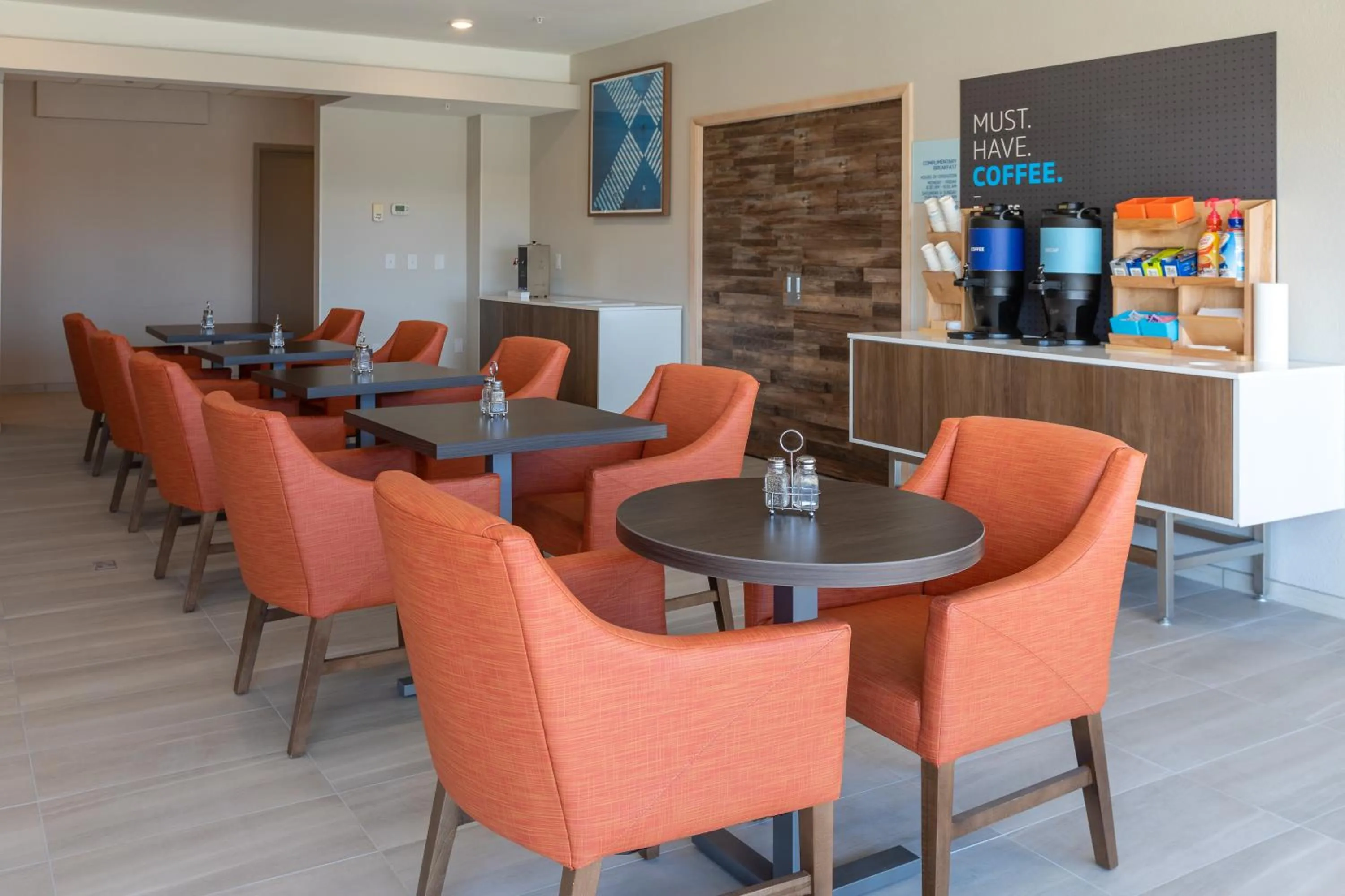 Breakfast in Holiday Inn Express & Suites Englewood - Denver South by IHG