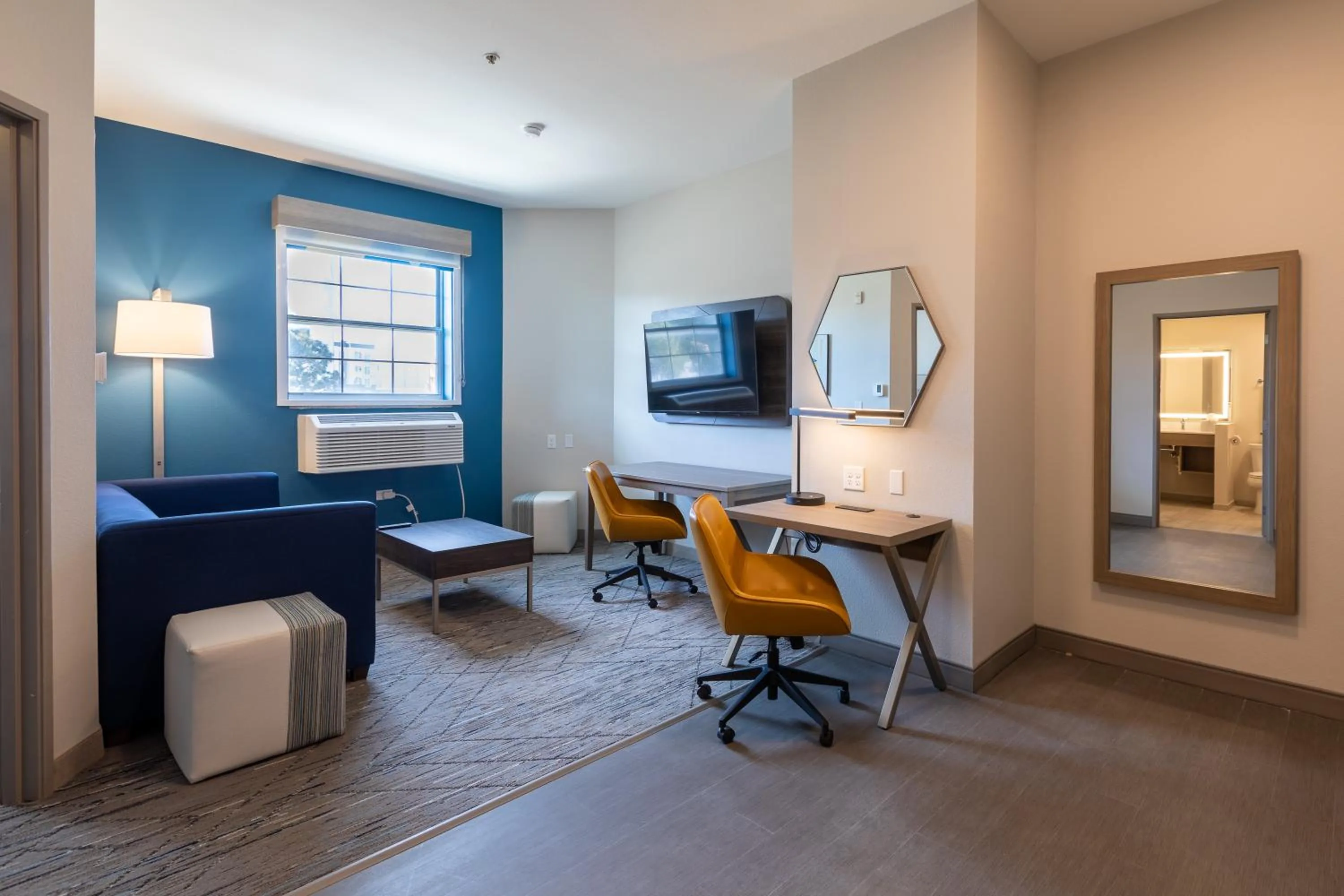 Bedroom in Holiday Inn Express & Suites Englewood - Denver South by IHG