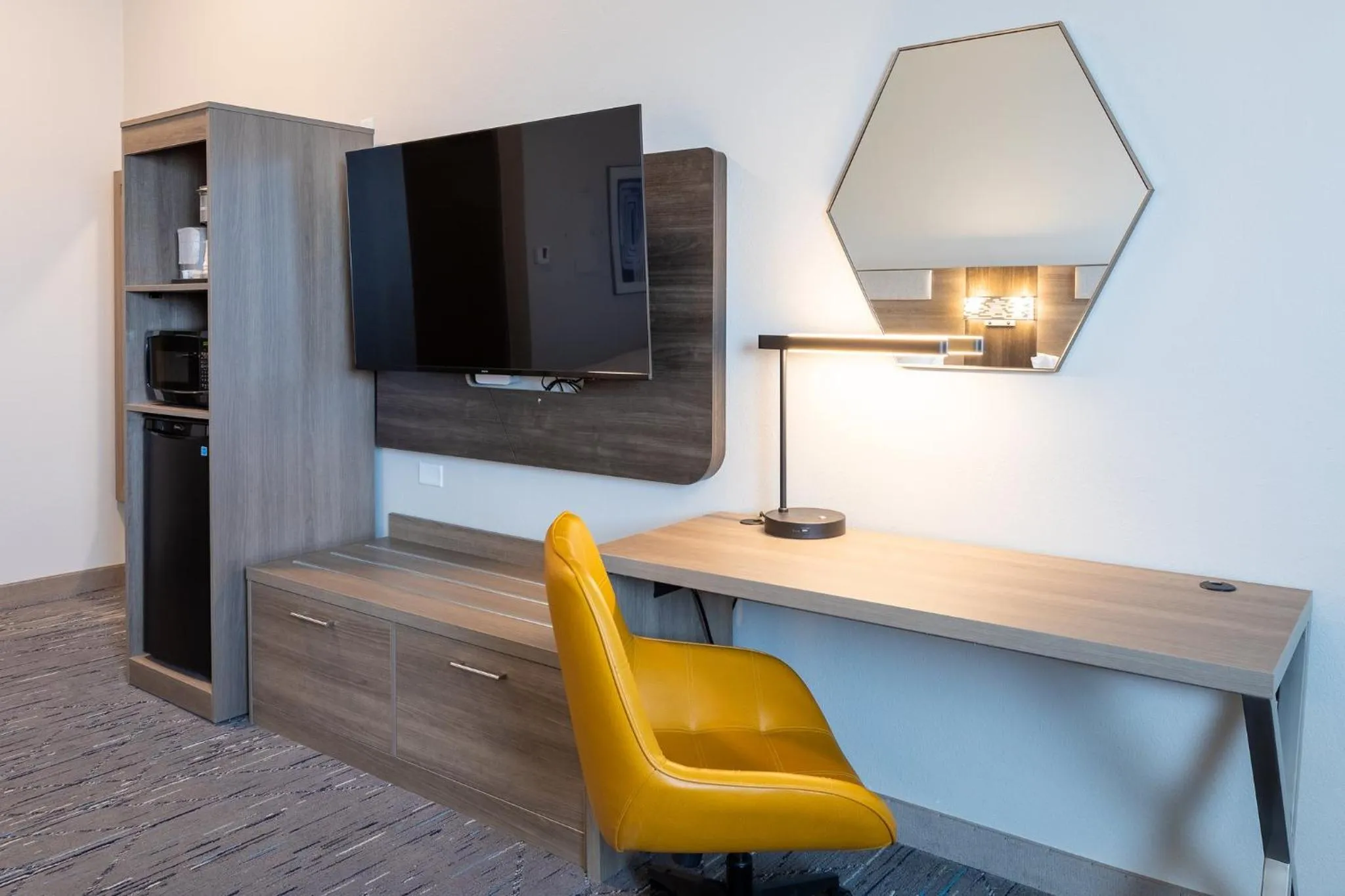 Photo of the whole room in Holiday Inn Express & Suites Englewood - Denver South by IHG