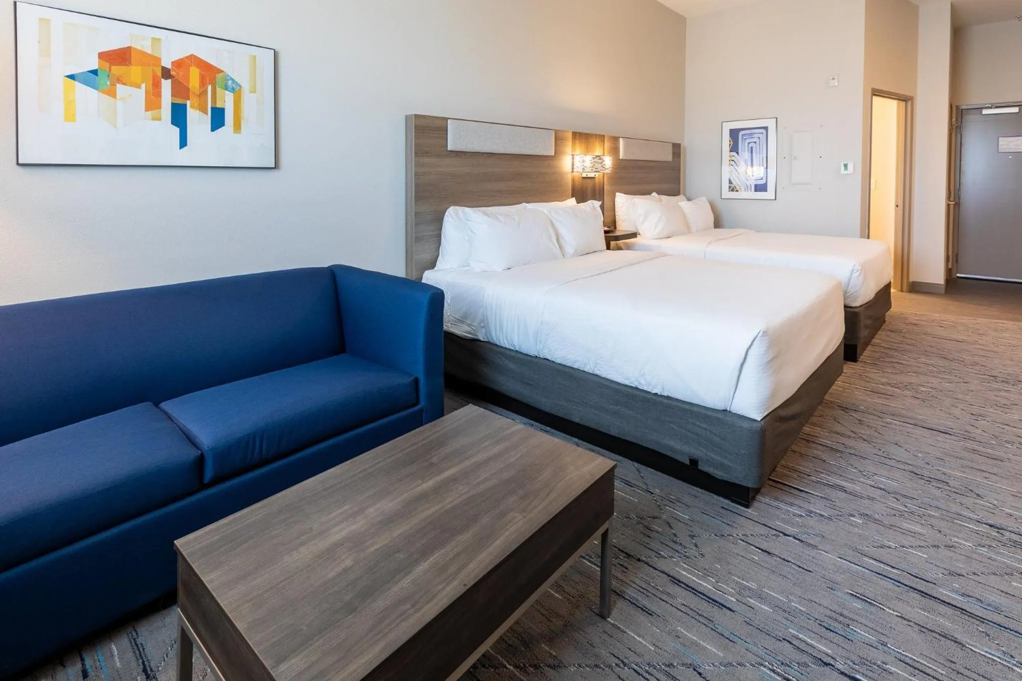 Photo of the whole room, Bed in Holiday Inn Express & Suites Englewood - Denver South by IHG